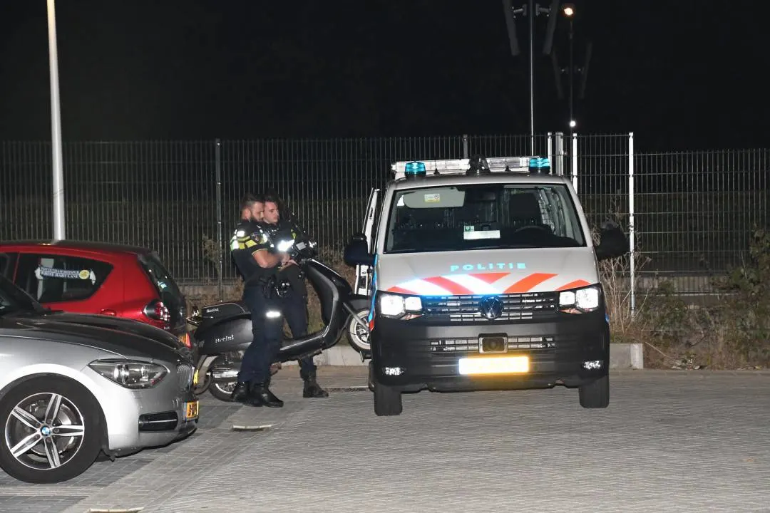 Gewapend duo steelt pakketjes uit bestelbus in Vlissingen