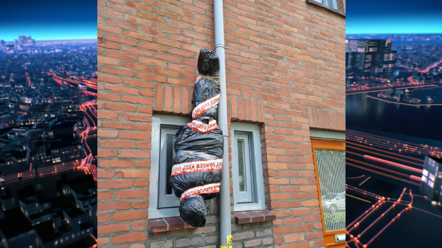 Politie doet 'lugubere' vondst in woonwijk: 'man' hangt ondersteboven aan regenpijp