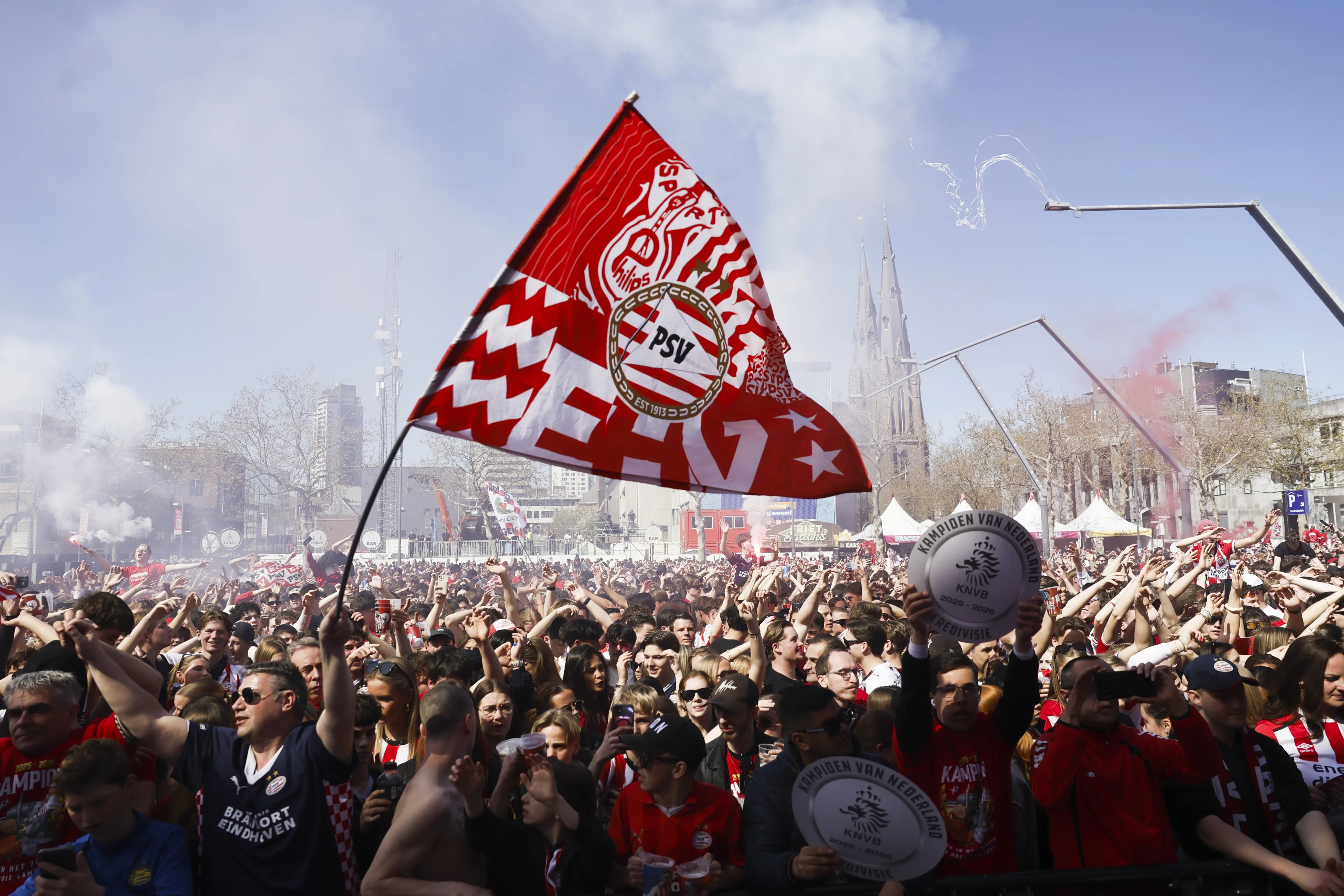 Eindhoven stroomt vol voor huldiging PSV na 27e landstitel