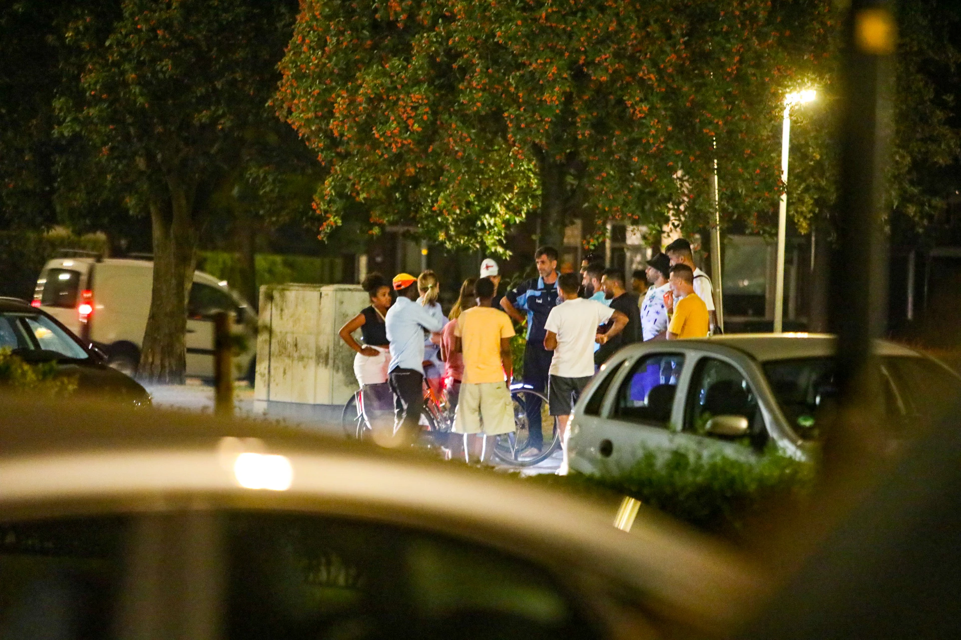 Honderdvijftig asielzoekers Ter Apel met spoed naar sporthallen in Apeldoorn