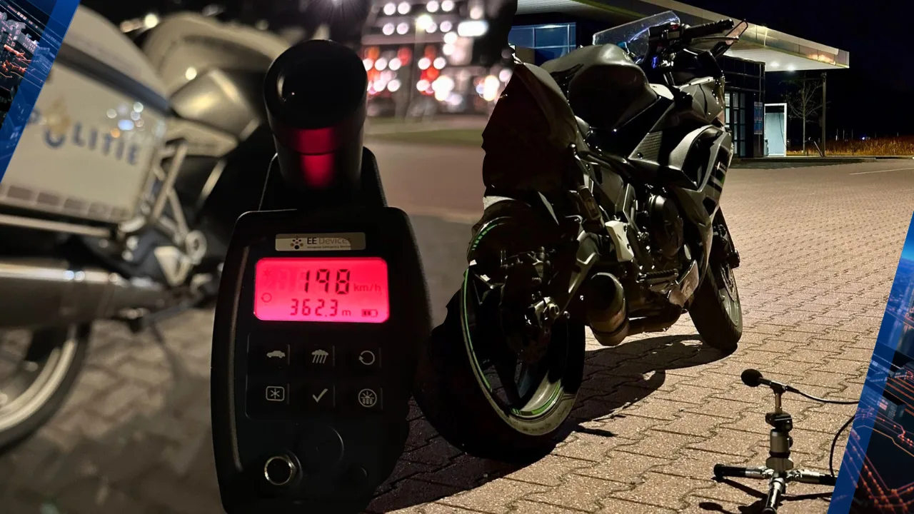 Motorrijder (22) scheurt met 198 km/u over A59 en raakt rijbewijs kwijt