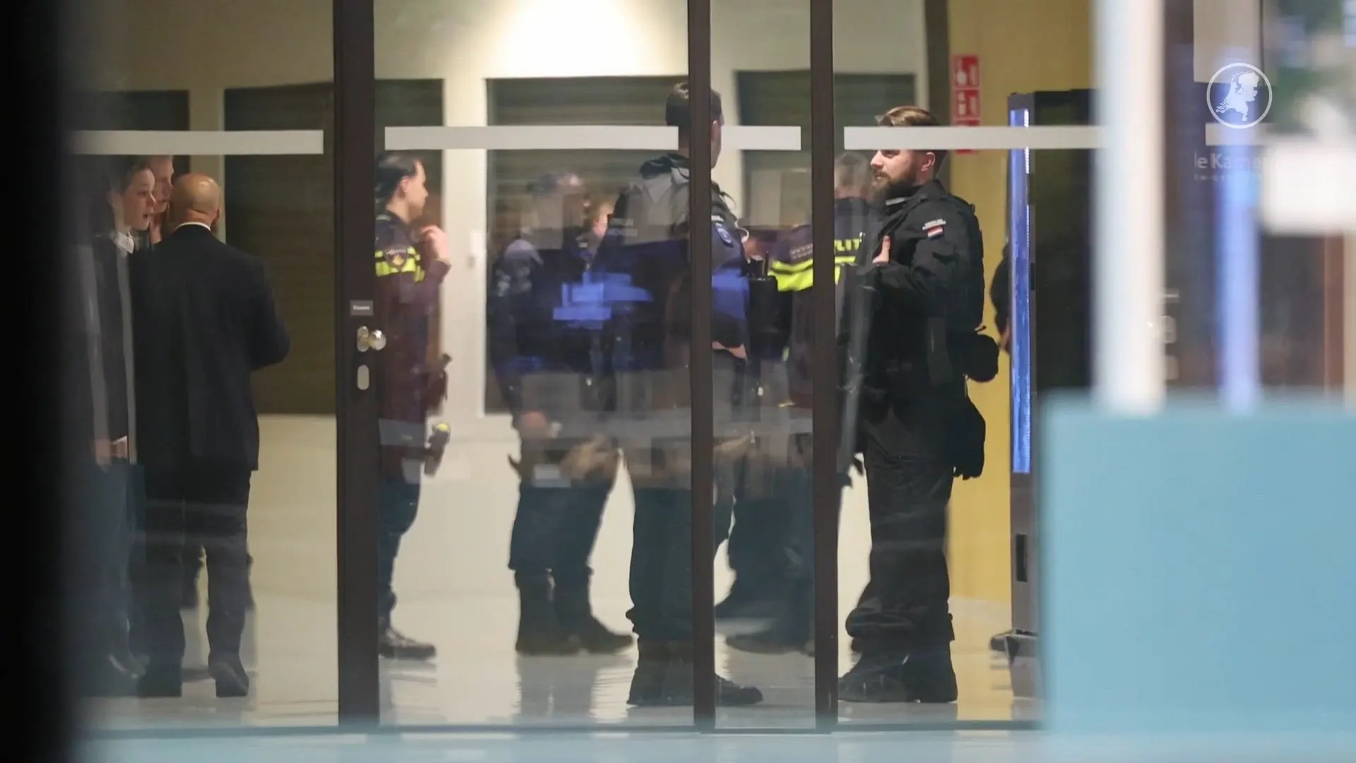 Gewapende indringer Kamer verdacht van voorbereiding terroristische moord