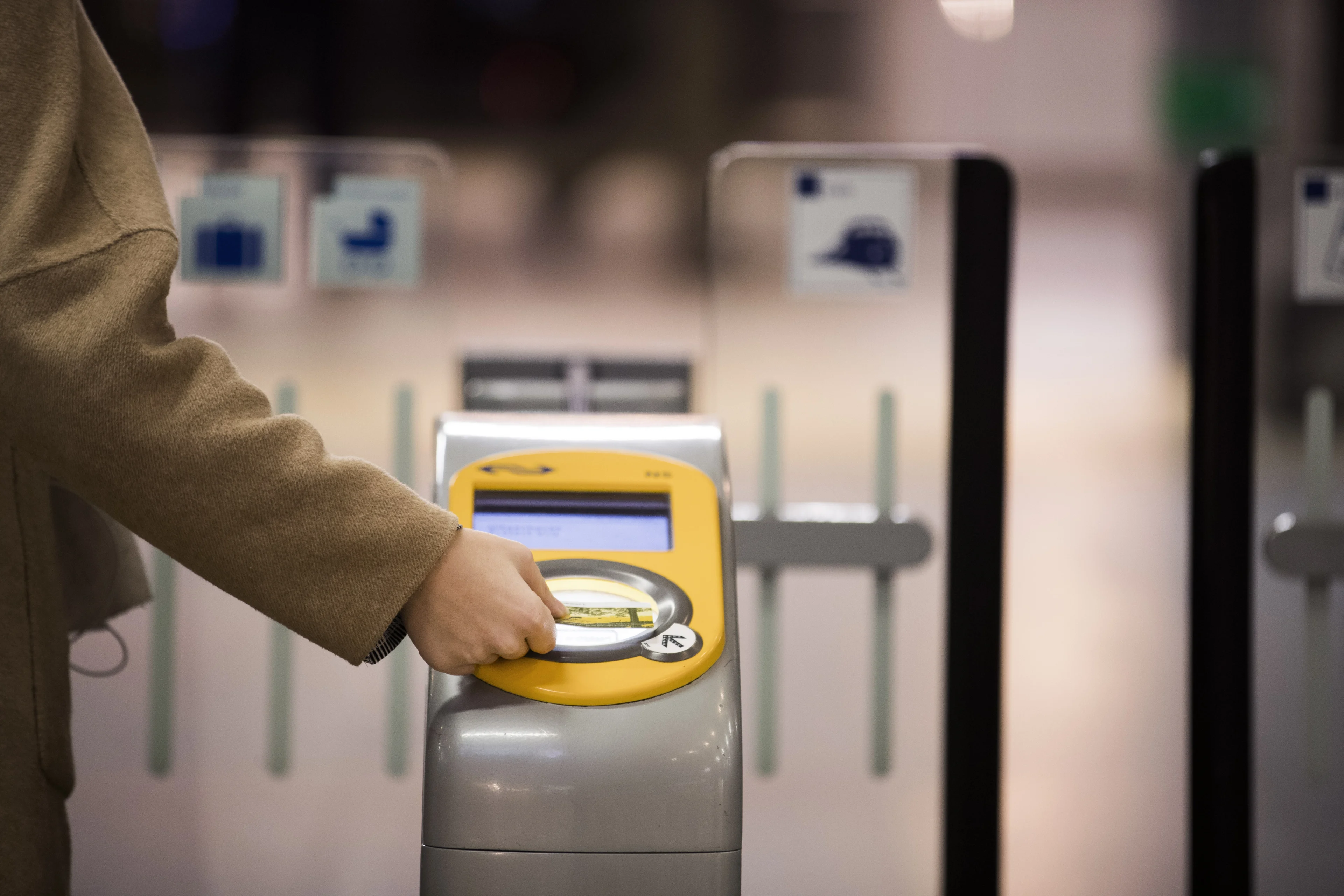 Treinkaartje NS volgend jaar fors duurder, enkele abonnementen juist goedkoper