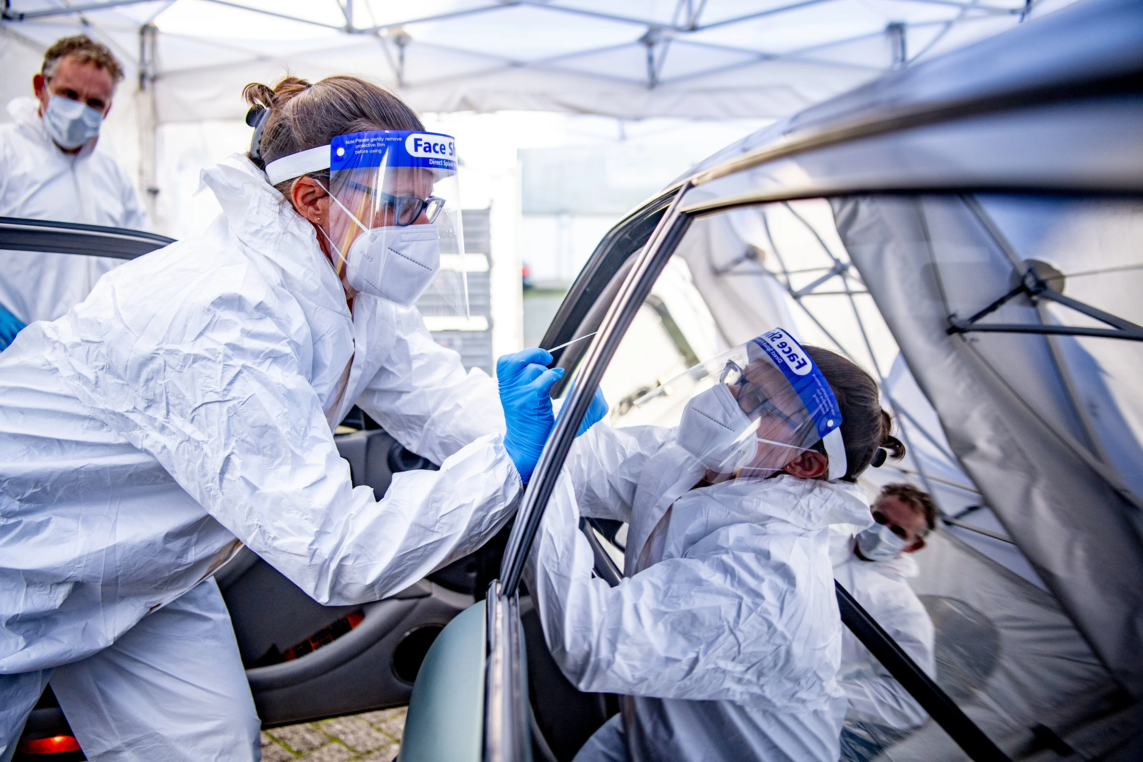 Aantal nieuwe besmettingen blijft verder oplopen: nu meer dan 6.000