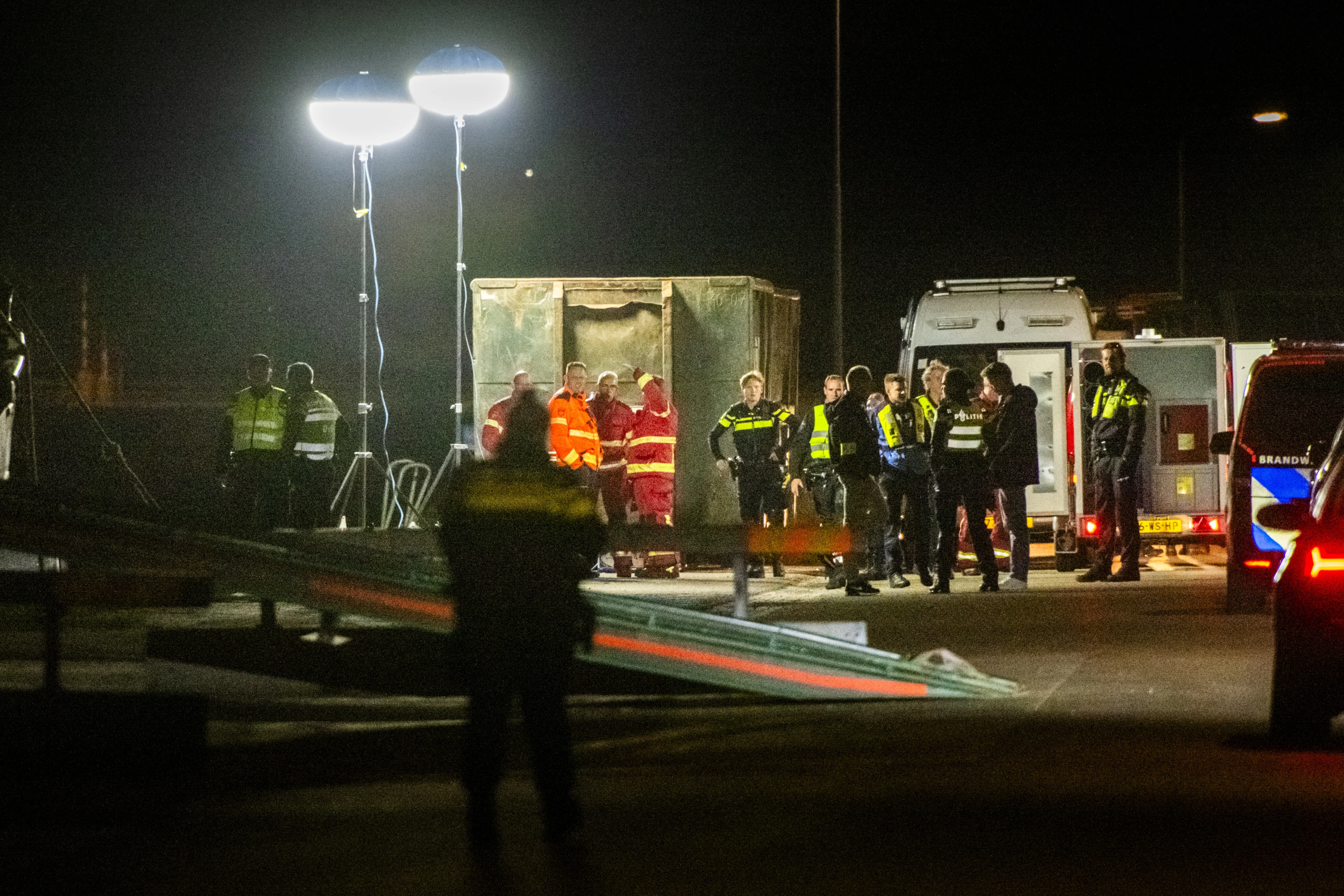 Lichamen gevonden in auto bij Winschoten in zoektocht naar vermiste Jeffrey en Emma