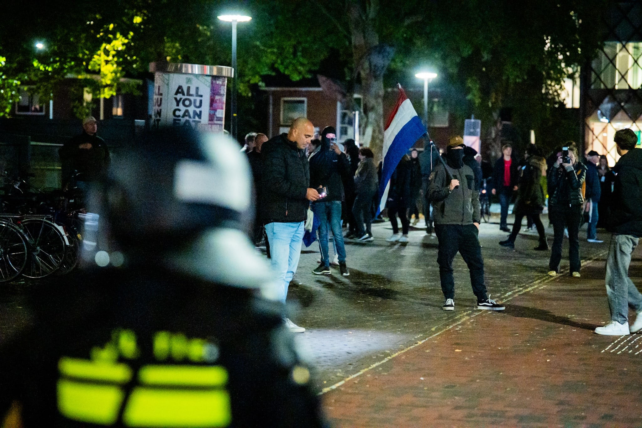 Gemeenten nemen maatregelen om asieldebat: geen publiek, extra politie