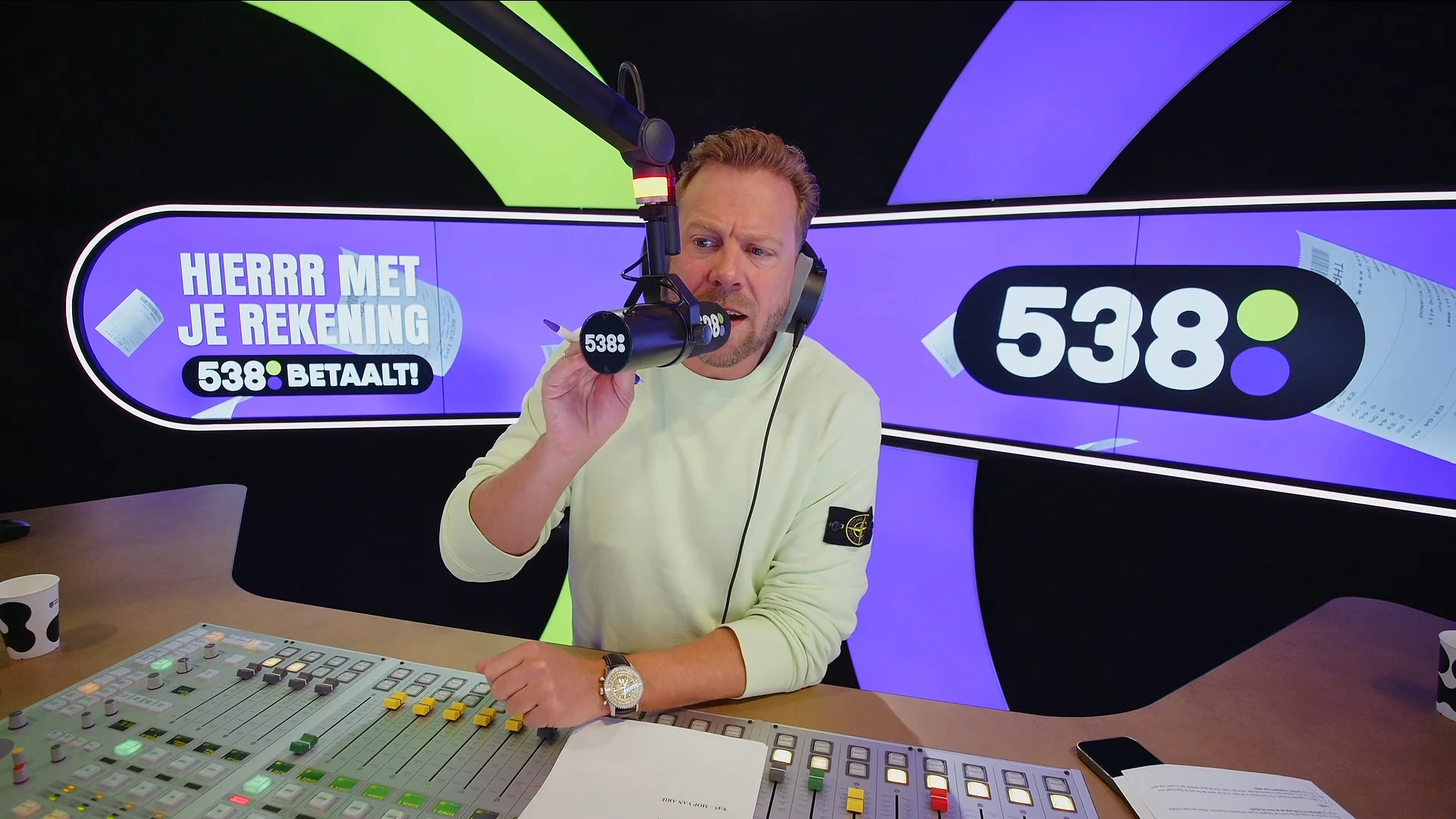 538-dj's Bas en Dylan verrast met giga-reclame voor RadioRing: 'Droom die uitkomt'