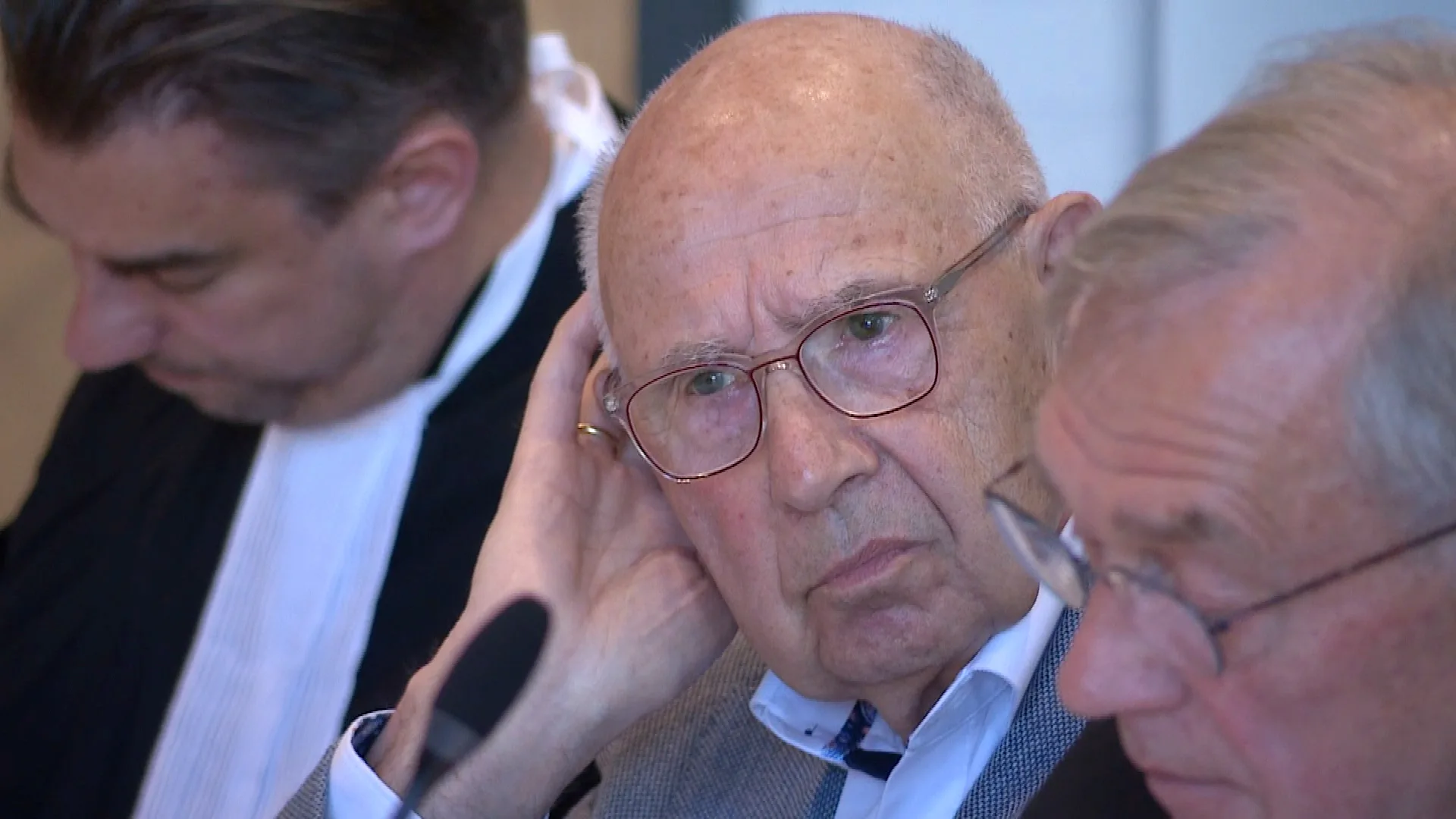 Krijgt John (85) de miljarden pensioenschade vergoed van de Staat? Duizenden mensen kijken mee