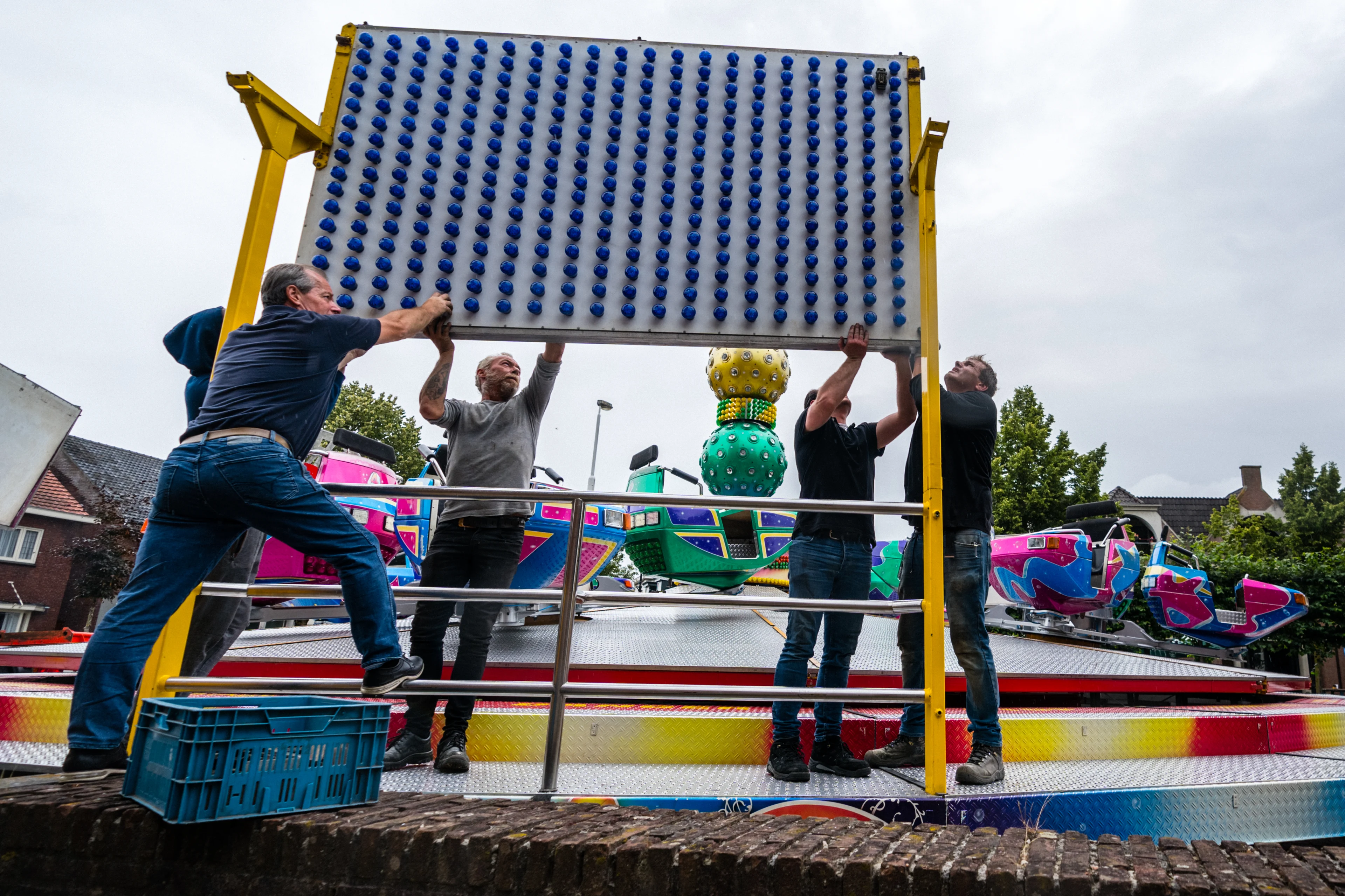 Boze exploitanten protesteren in Tilburg vanwege afblazen kermissen