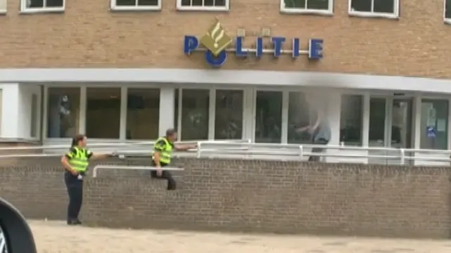 Boze man in Oss haalt al stenengooiend verhaal bij politiebureau