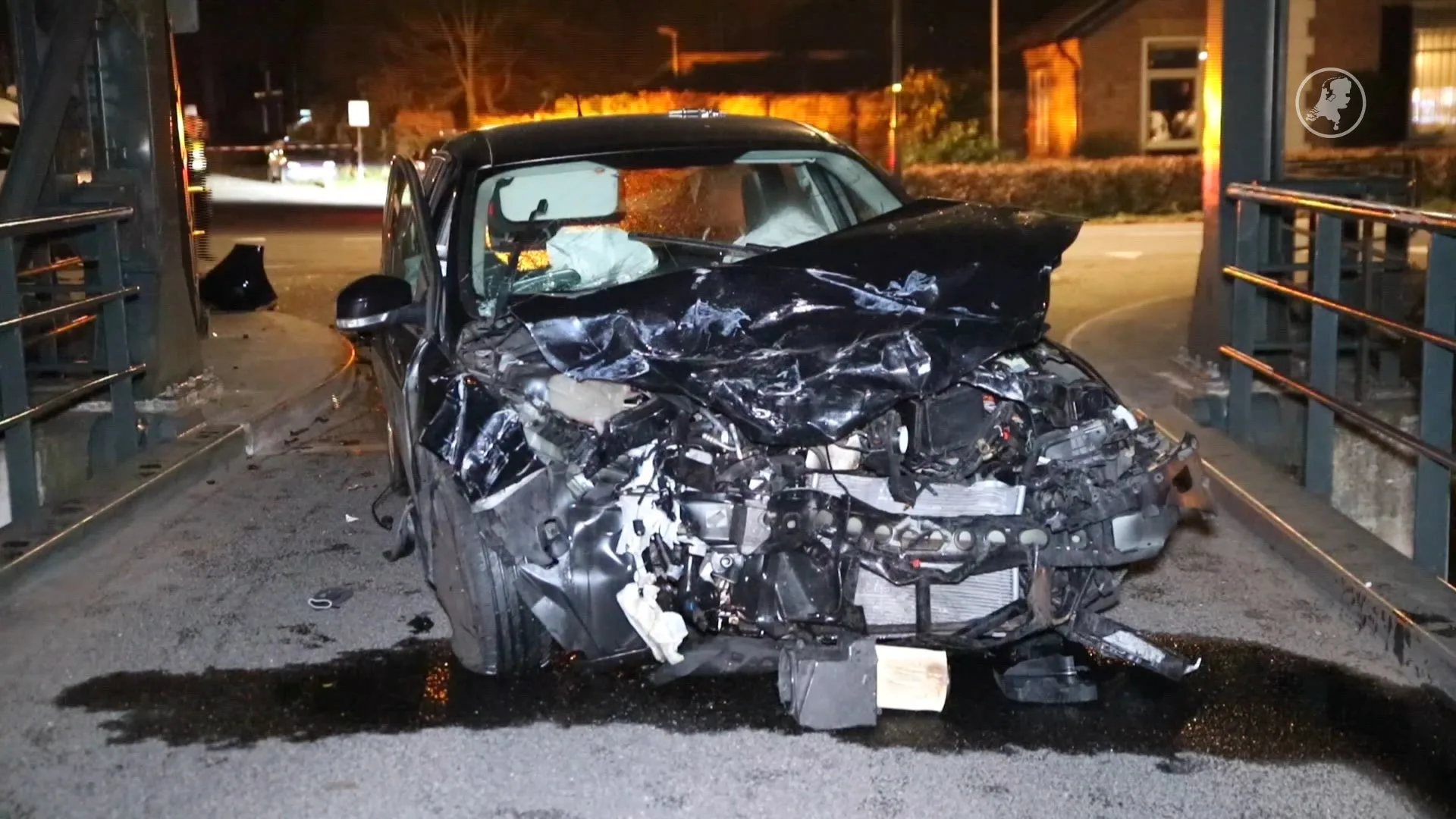 Bestuurder (42) busje verdacht van letsel door schuld na zware crash Loenen