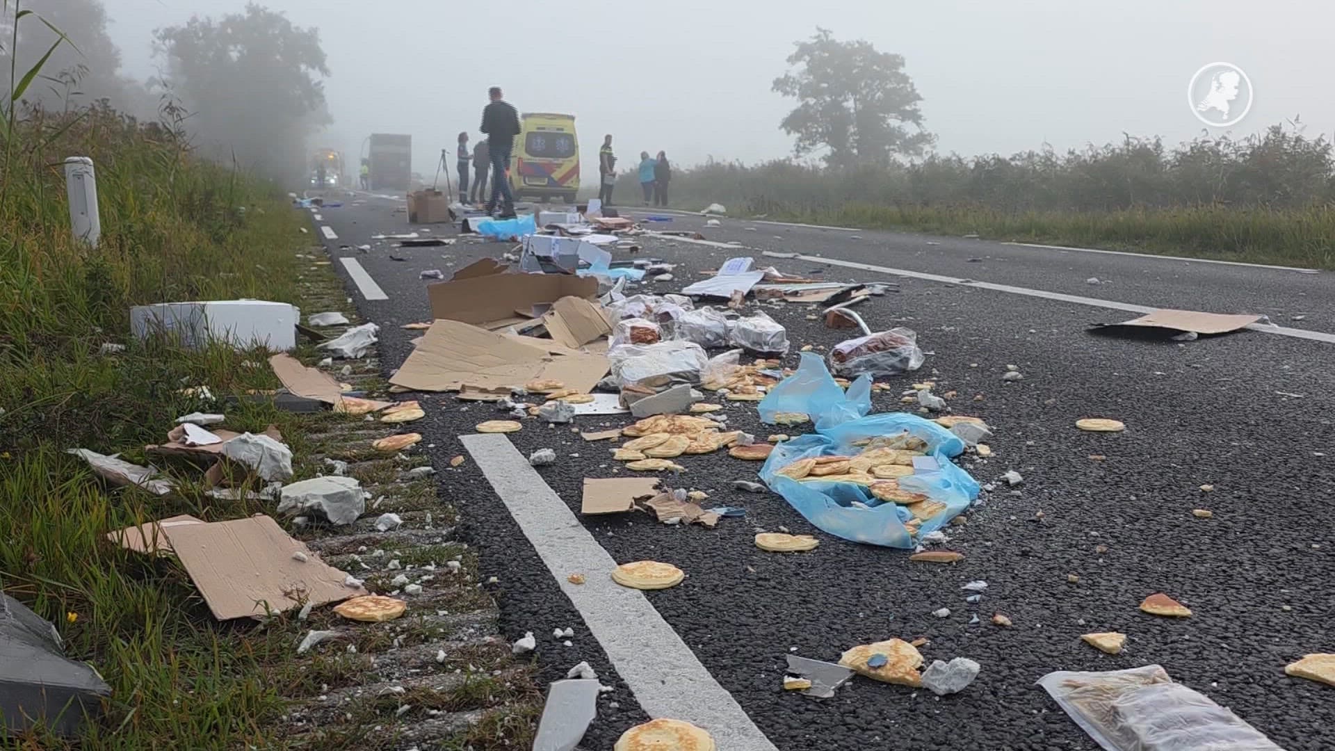 Vrachtwagen verliest lading na botsing op N762