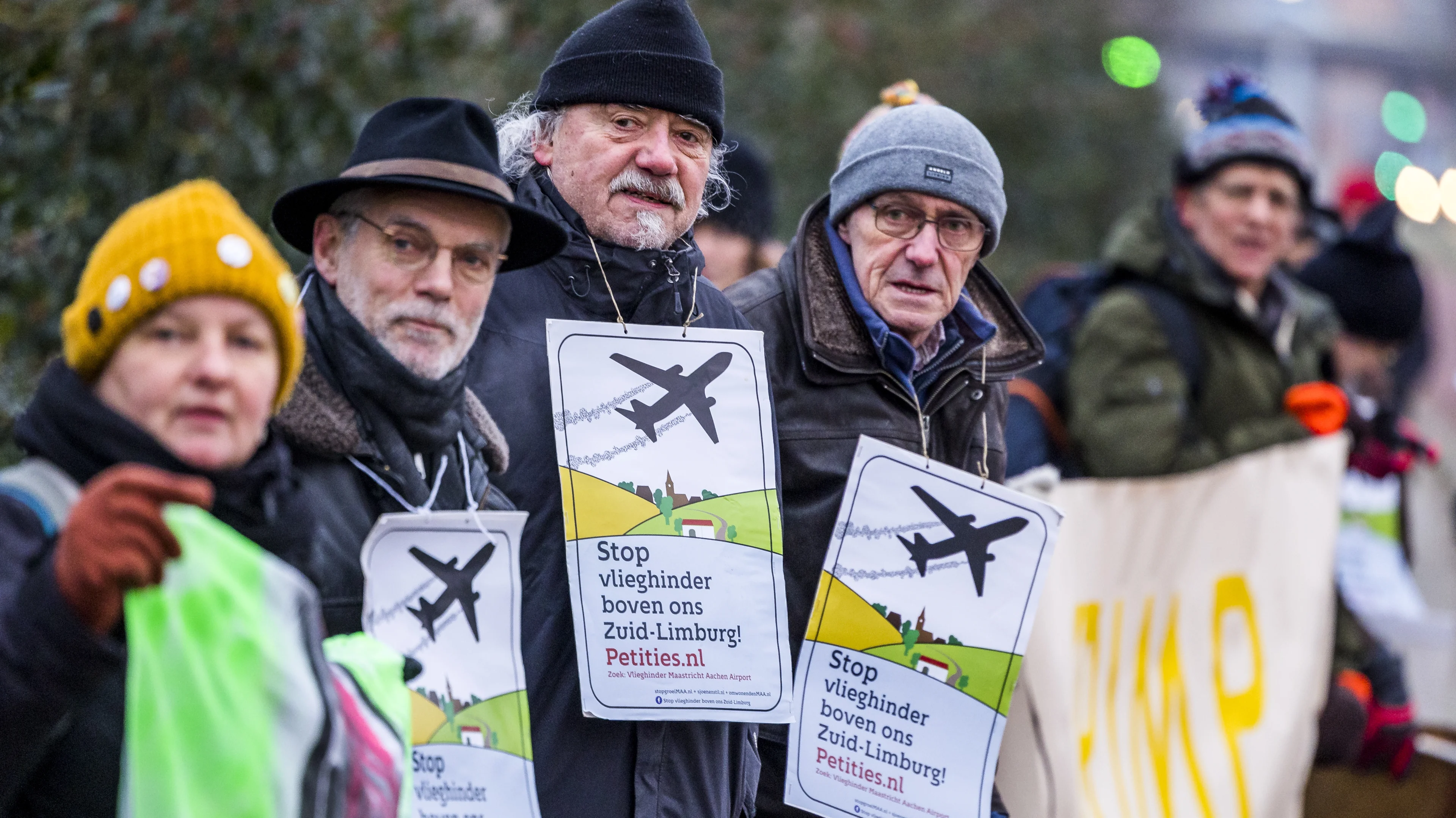 Actievoerders willen sluiting Maastricht Aachen Airport: 'Het is een bodemloze, stinkende put'