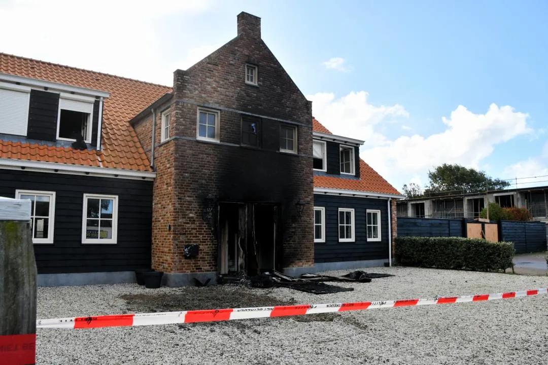 Explosie en brandstichting bij dezelfde woning in Zoutelande