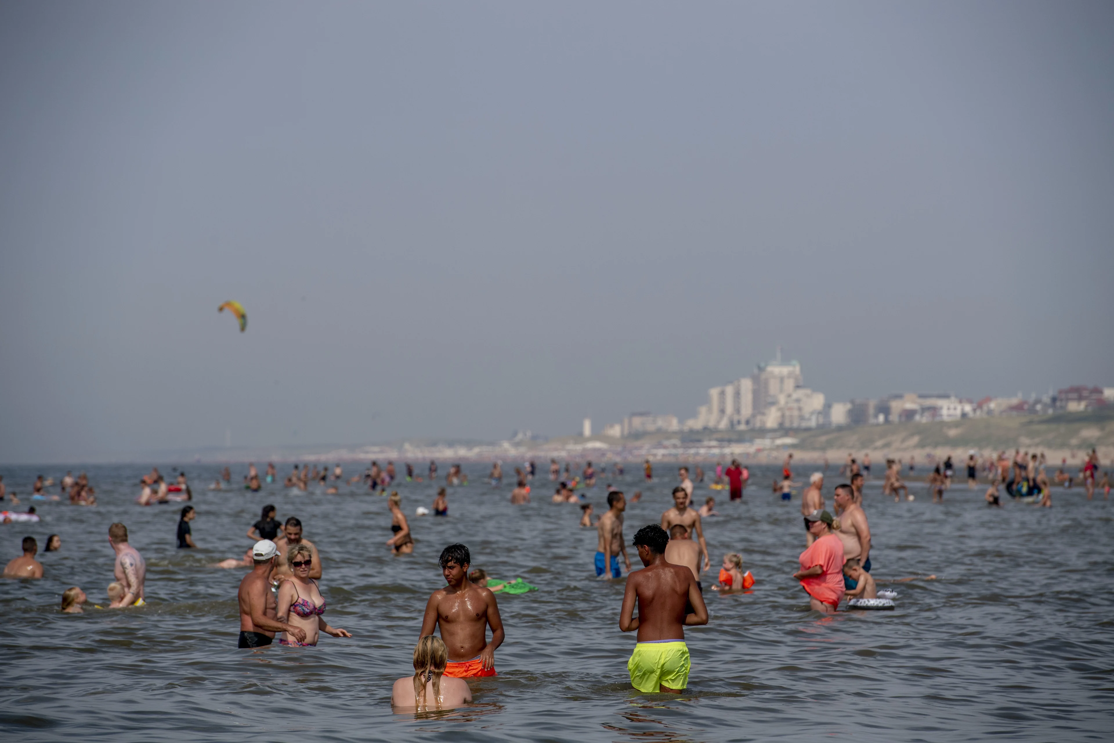 Toegangswegen naar stranden afgesloten wegens grote drukte