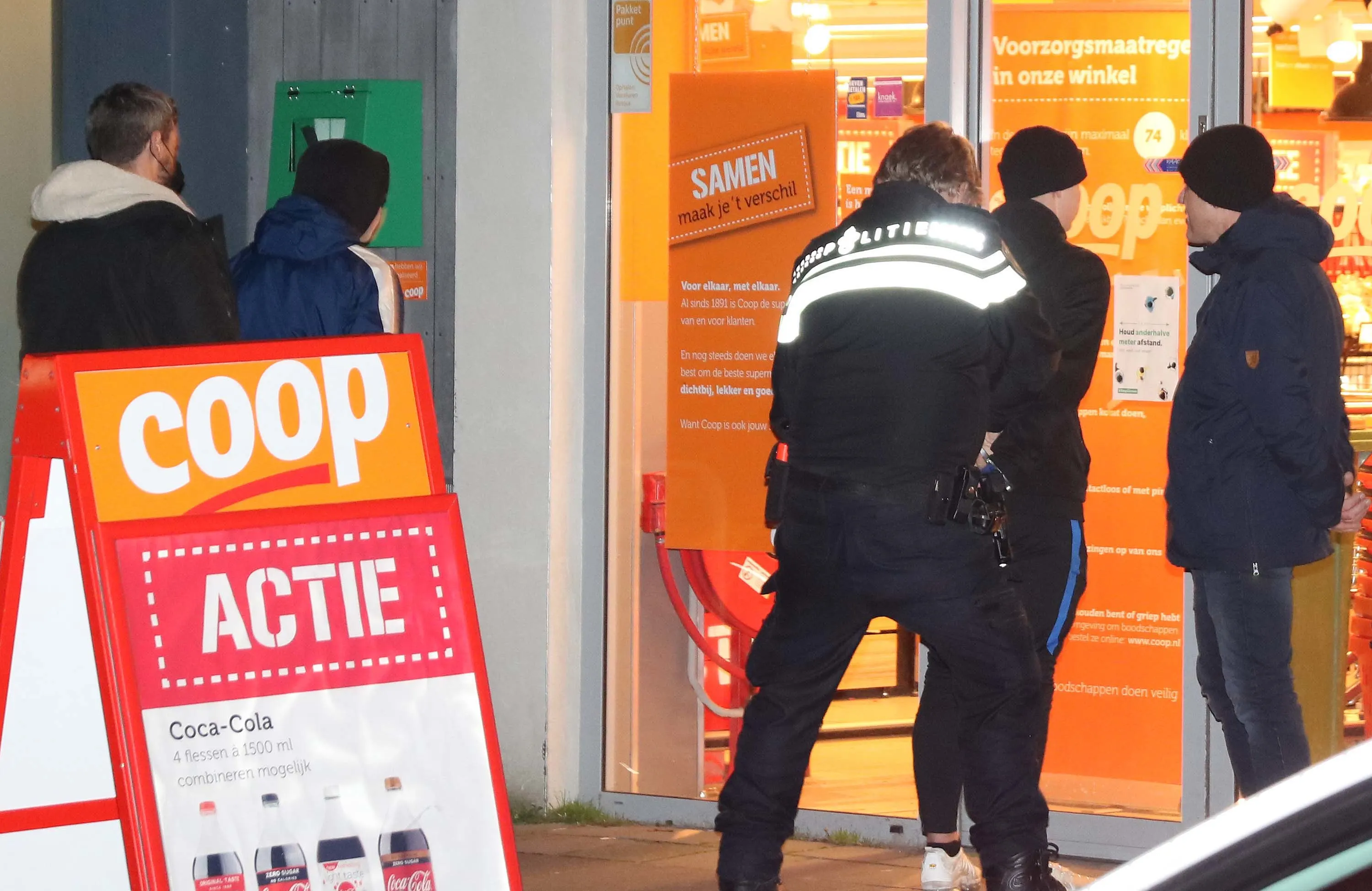 Meerdere jongeren aangehouden na overval op supermarkt in Groningen