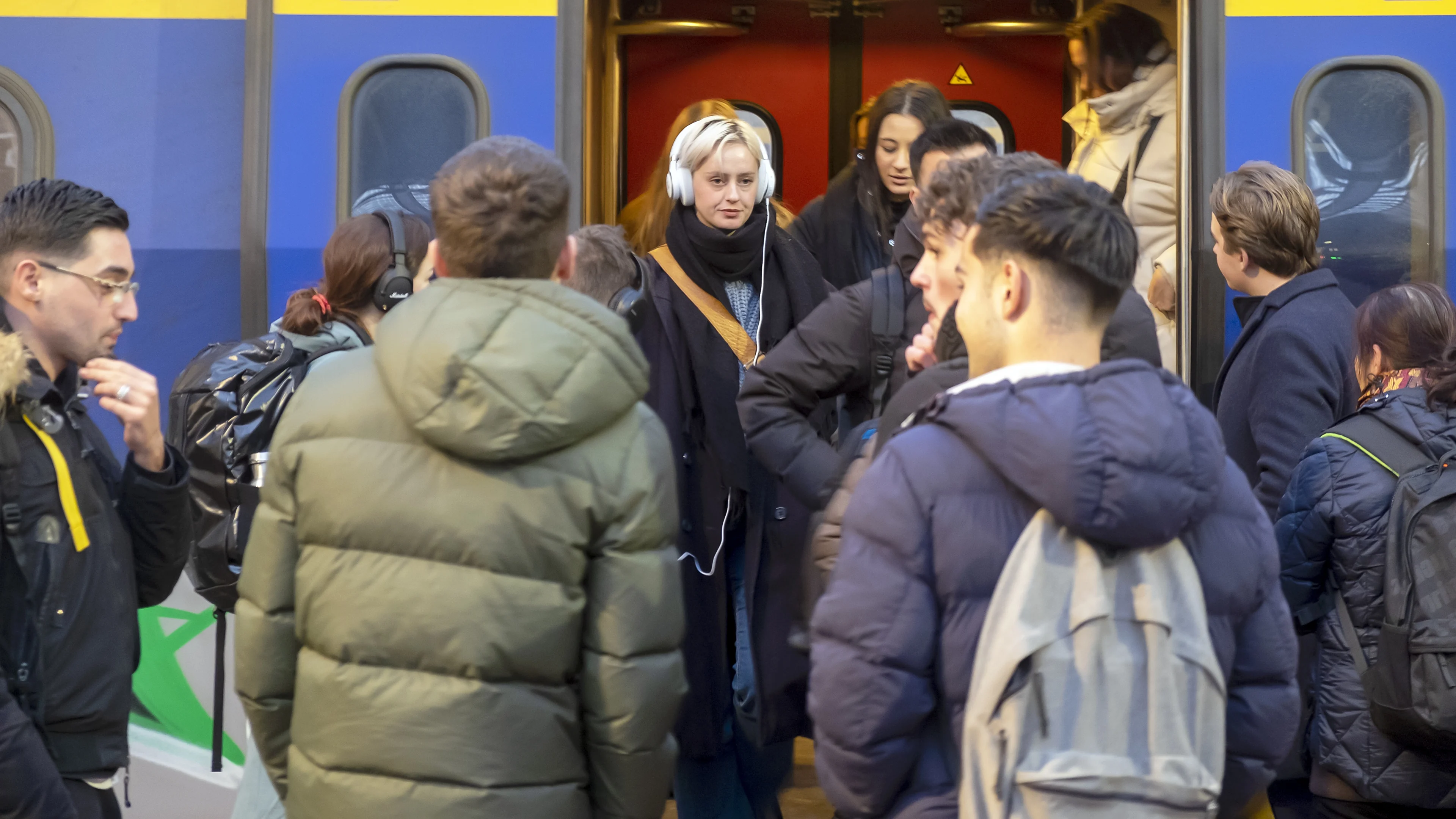 Openbaar vervoer en maaltijdbezorgers blijven voorlopig rijden ondanks ijzel