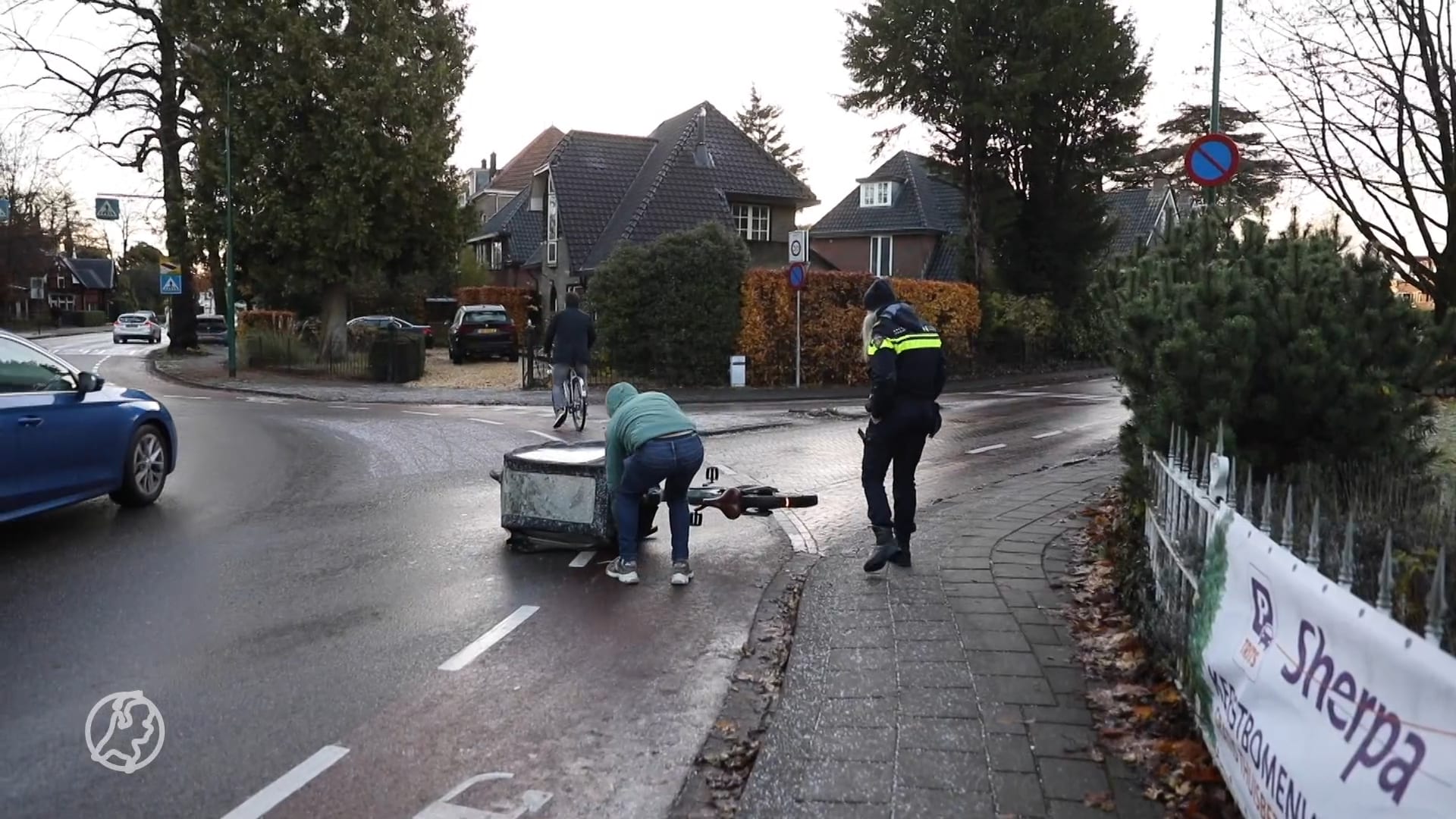 Vallen en opstaan in Baarn: meerdere glijpartijen door spekglad wegdek