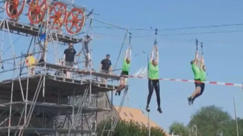 Tientallen mensen ziek na drekrace in Friesland, slootwater onderzocht