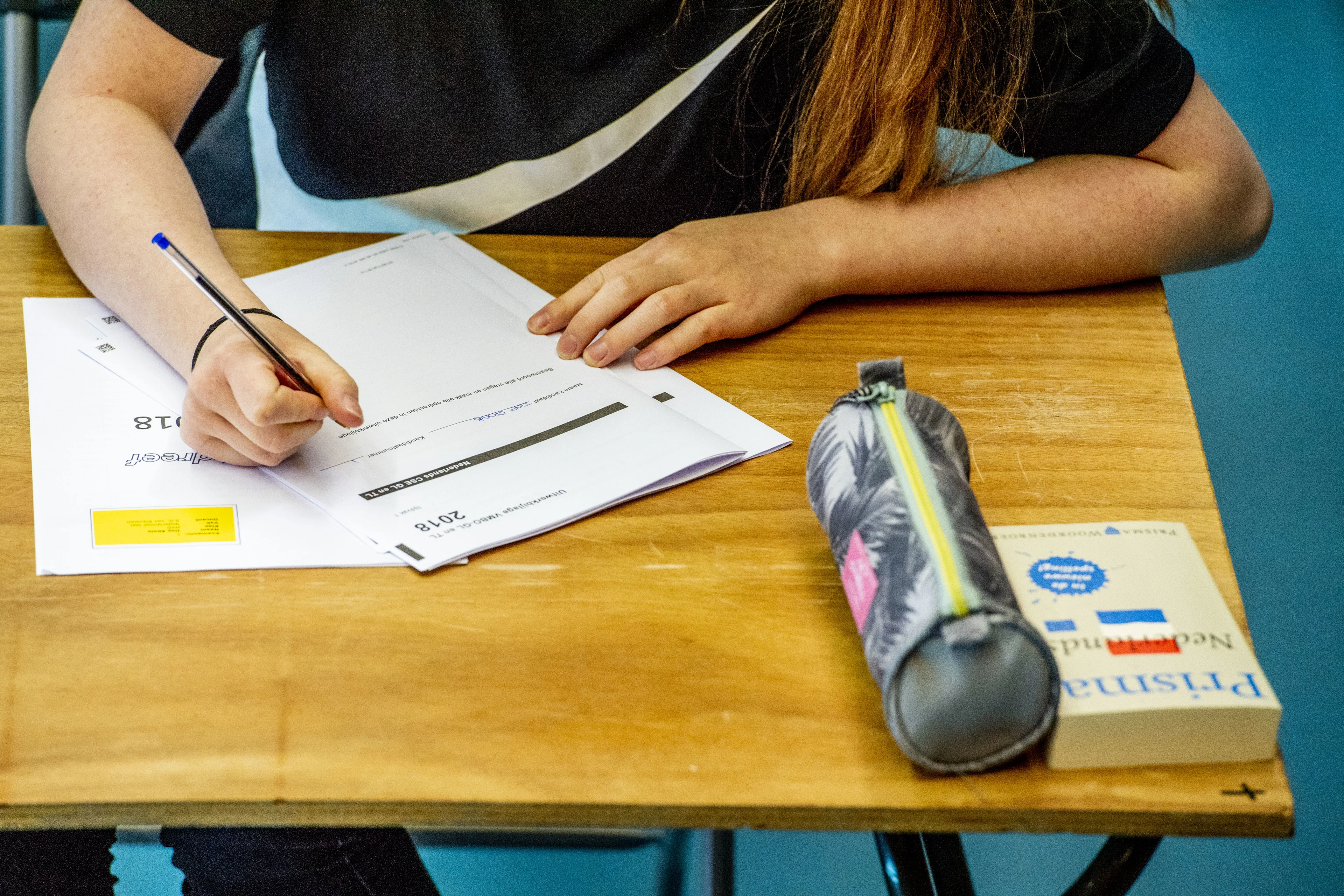 Fraude rondom kijk- en luistertoetsen: eindexamenleerlingen verkopen antwoorden via TikTok