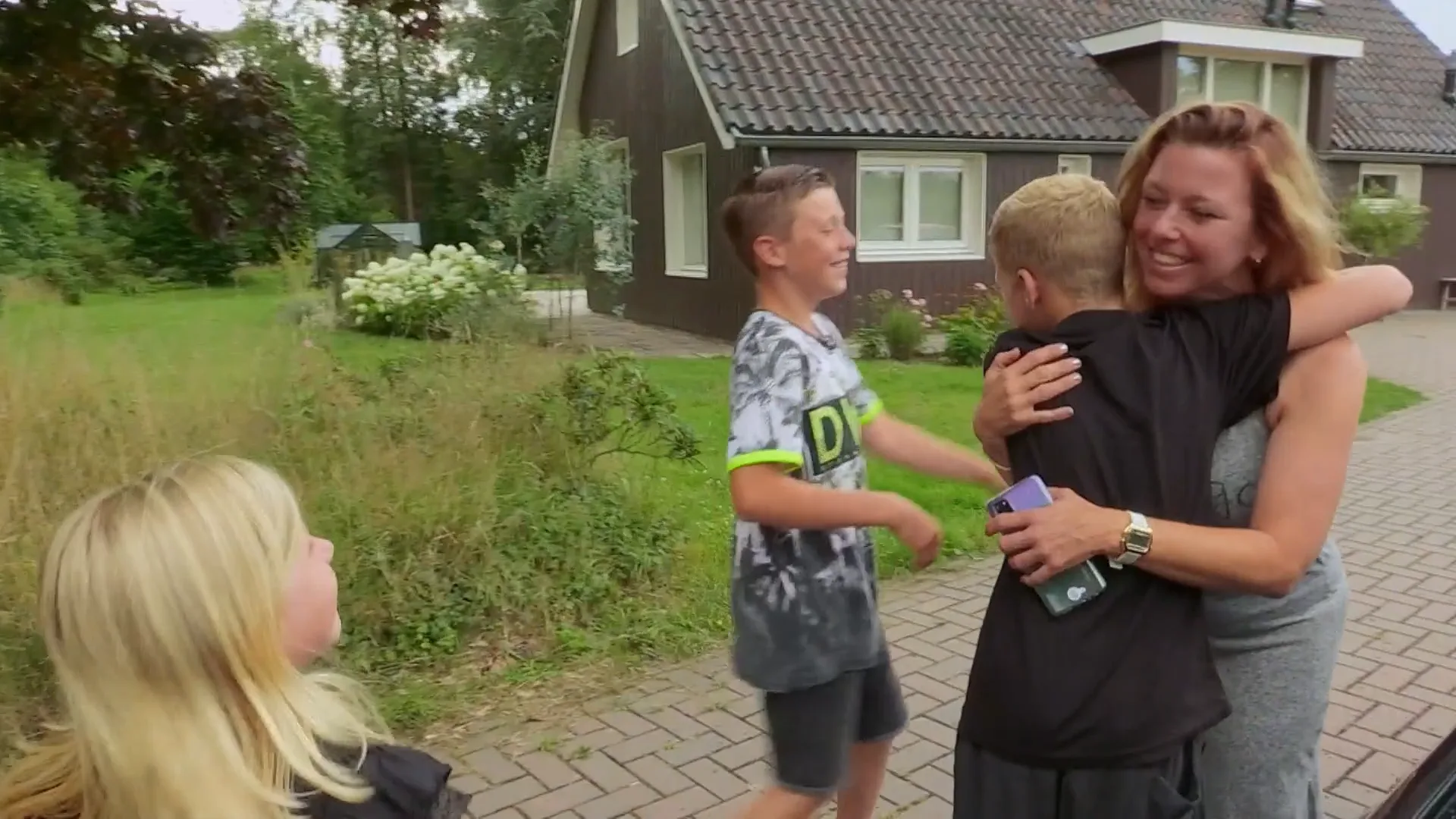 Kijkers Steenrijk, Straatarm ontroerd door 'arm' gezin: 'Leukste dag van mijn leven!'