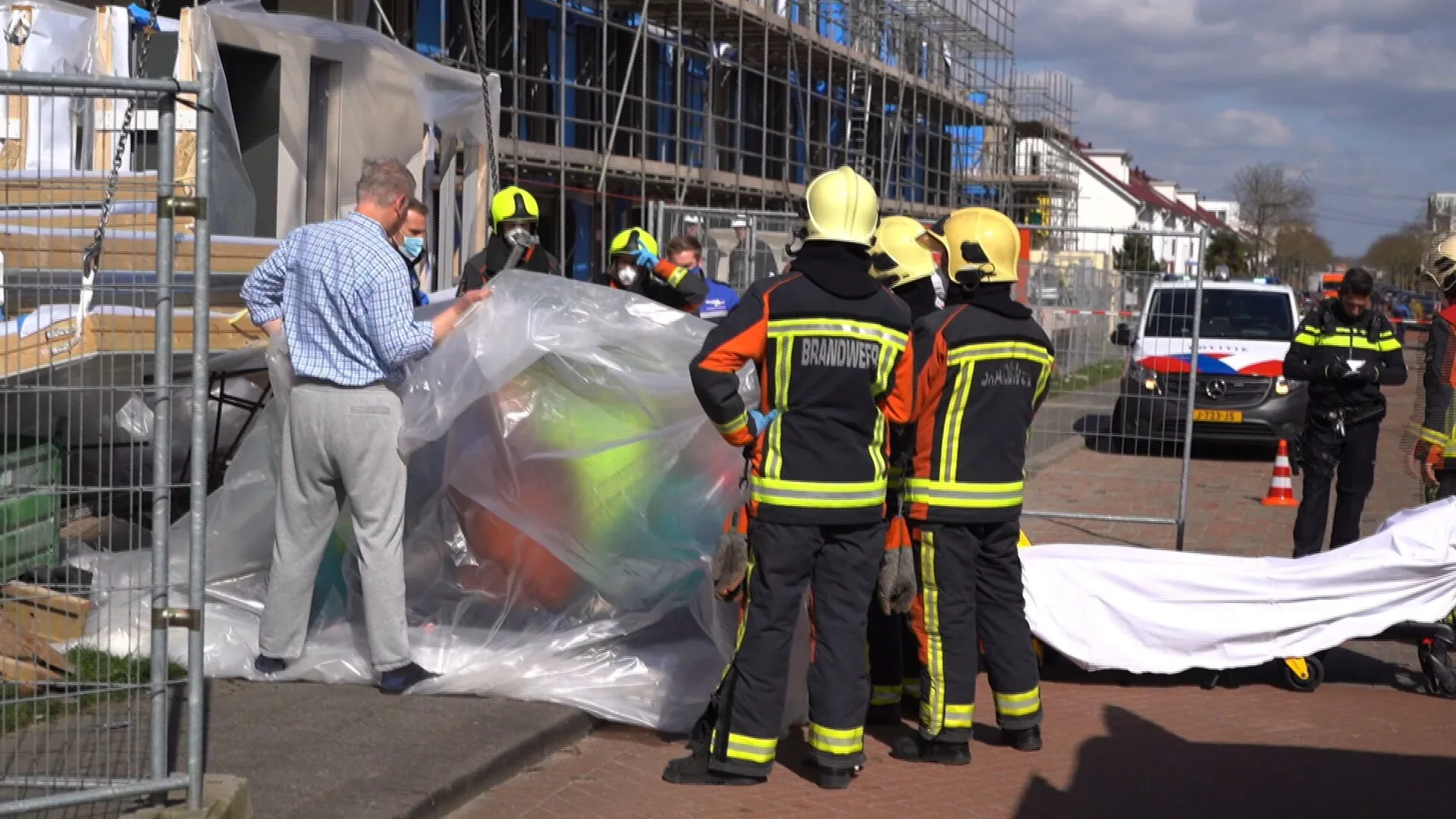 Bouwvakker Rotterdam overleden na beknelling onder raamkozijn