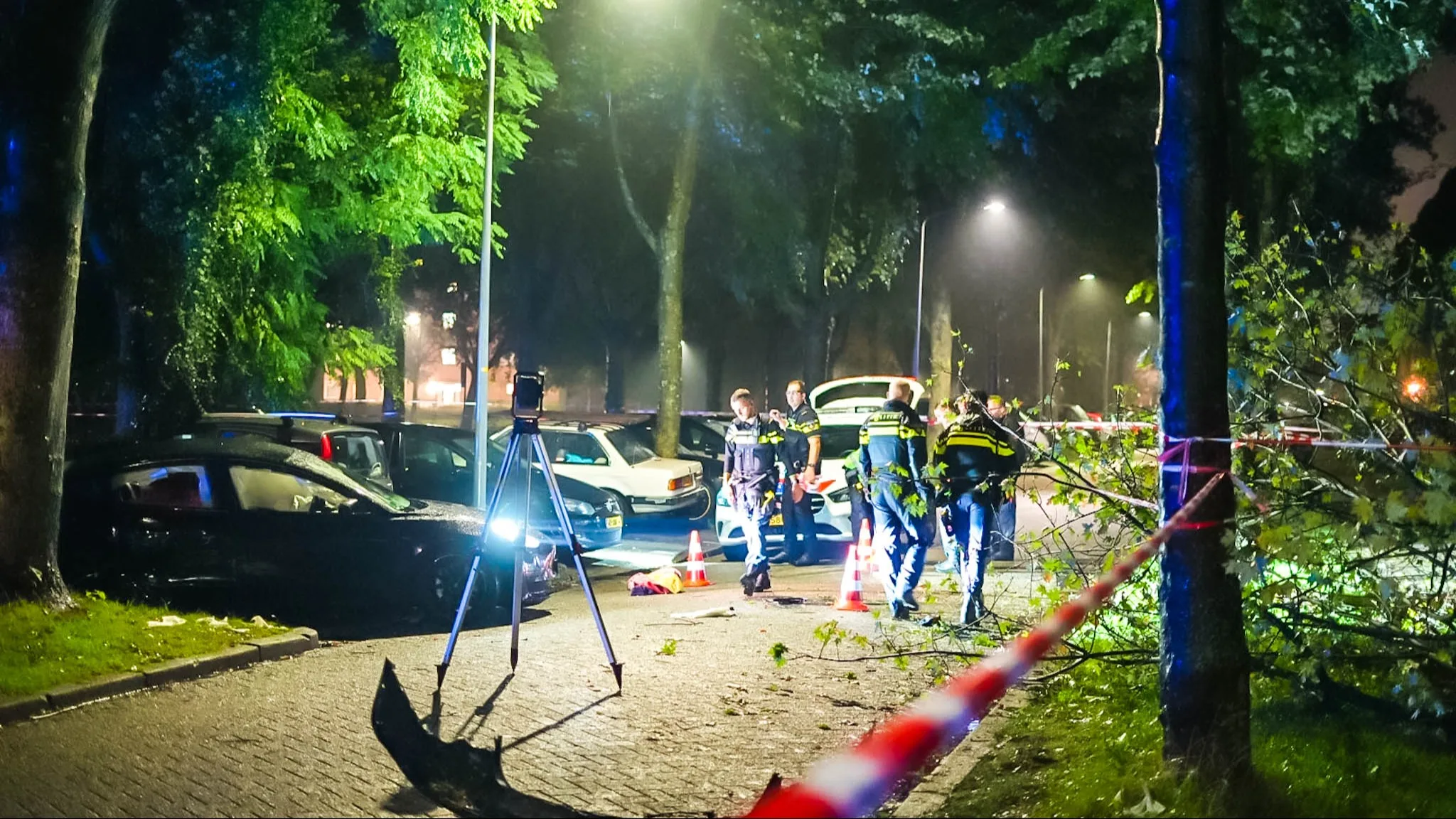Vijf gewonden in crash na politieachtervolging in Almere