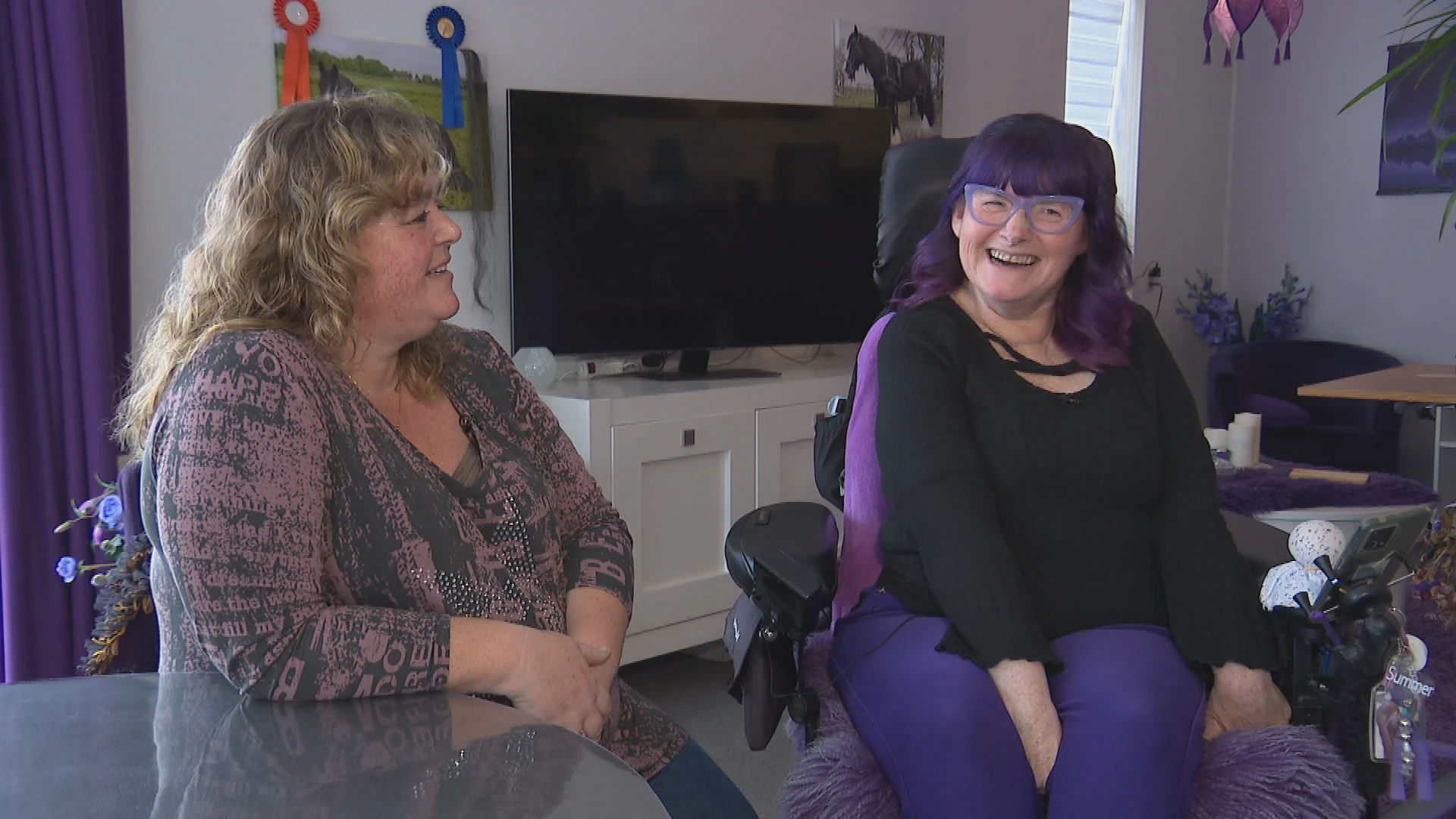 Zwaar spastische Janine heeft 24-uurszorg nodig, maar dreigt die te verliezen