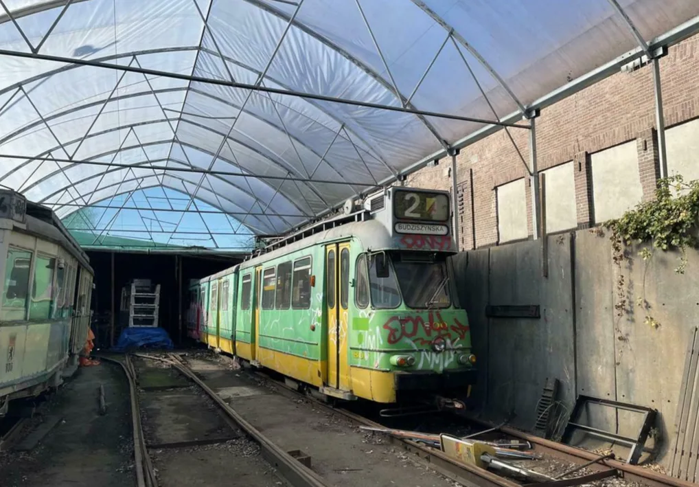 Historische Amsterdamse tram uit 1957 te koop: 'Tegen elk aannemelijk bod'
