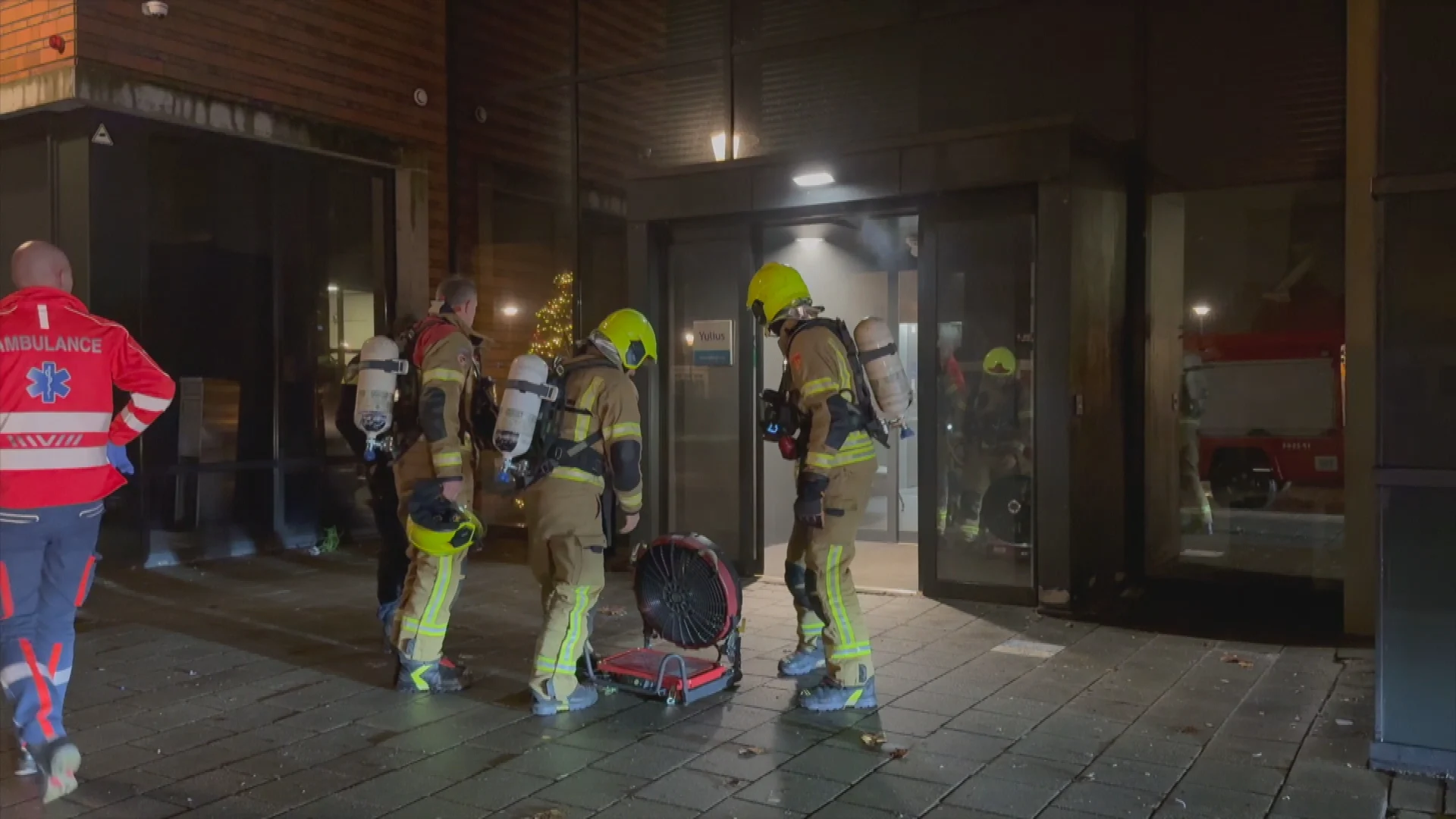 Brand na gooien explosief bij plek voor psychische hulp Barendrecht