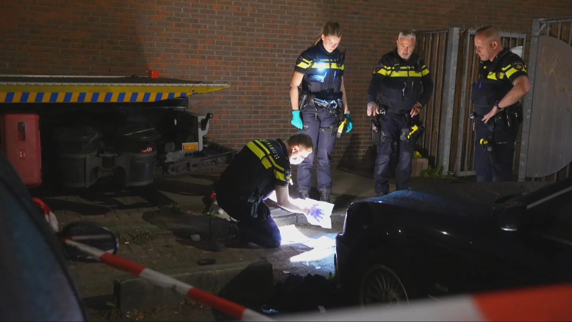 Vechtpartij loopt uit op steekpartij in Hoogvliet: twee zwaargewonden