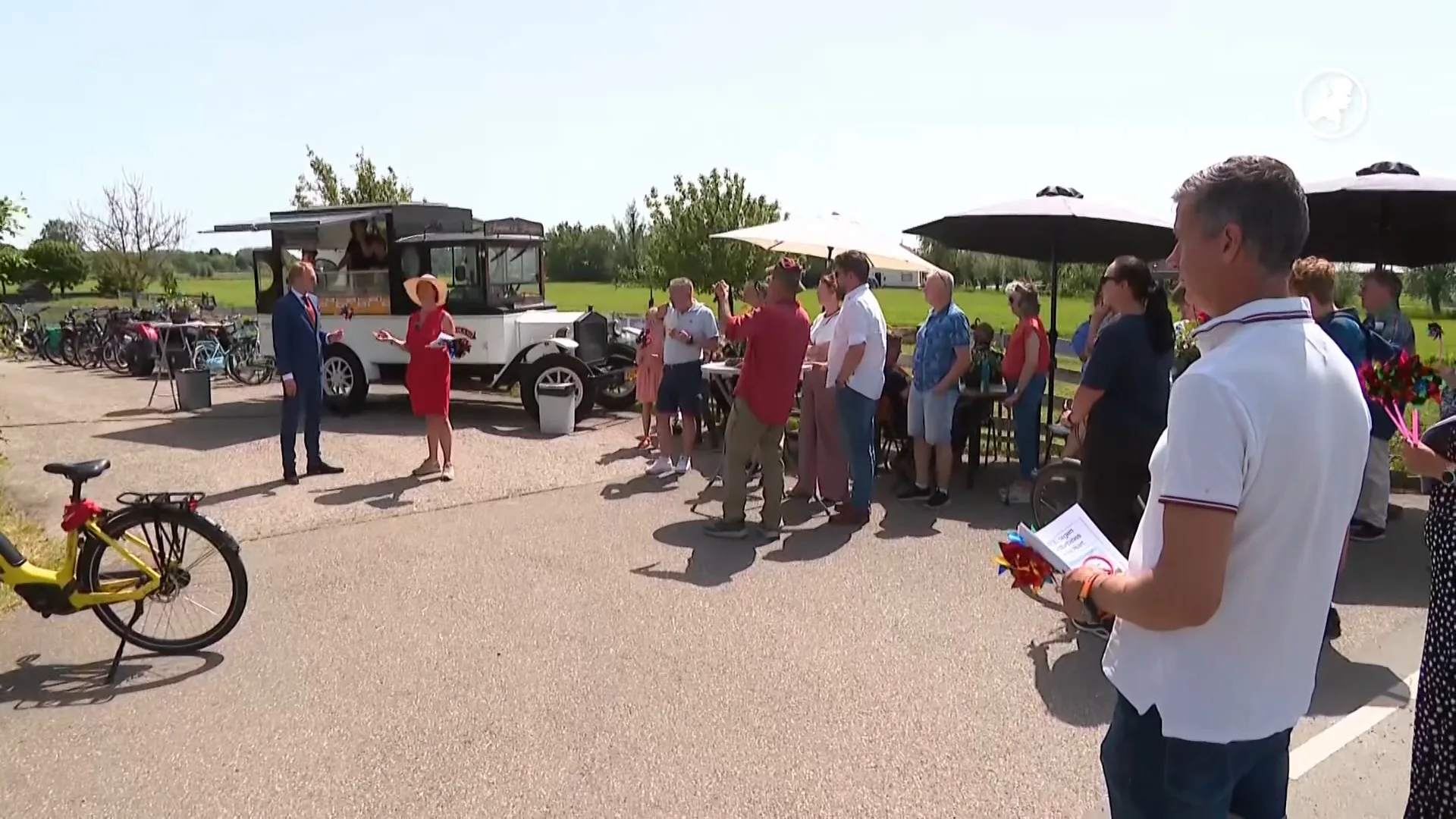 Bewoners delen gratis ijsjes uit vanwege zorgen om windturbines