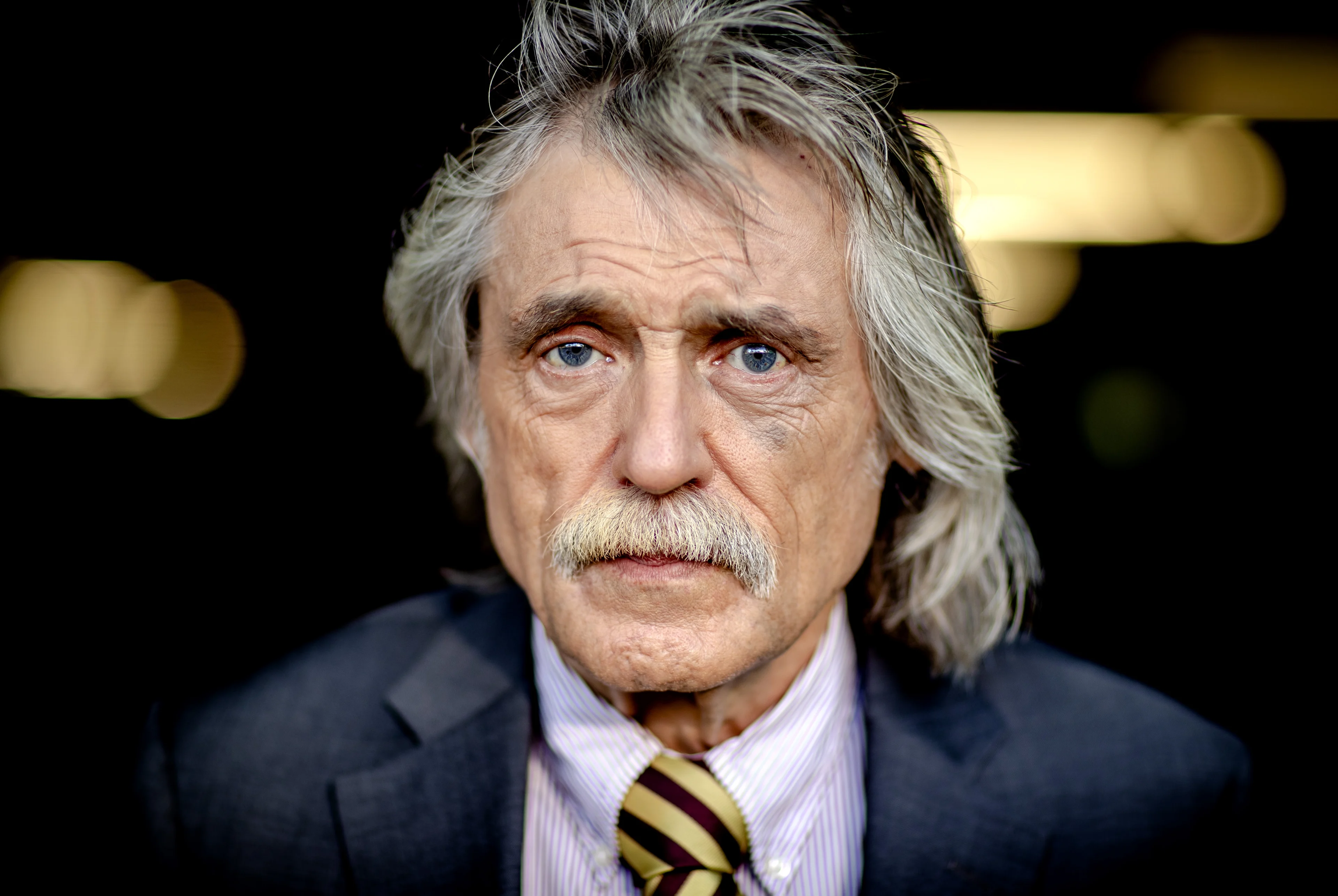 Kritiek op Johan Derksen neemt steeds verder toe: 'Dit is bizar en misselijkmakend'