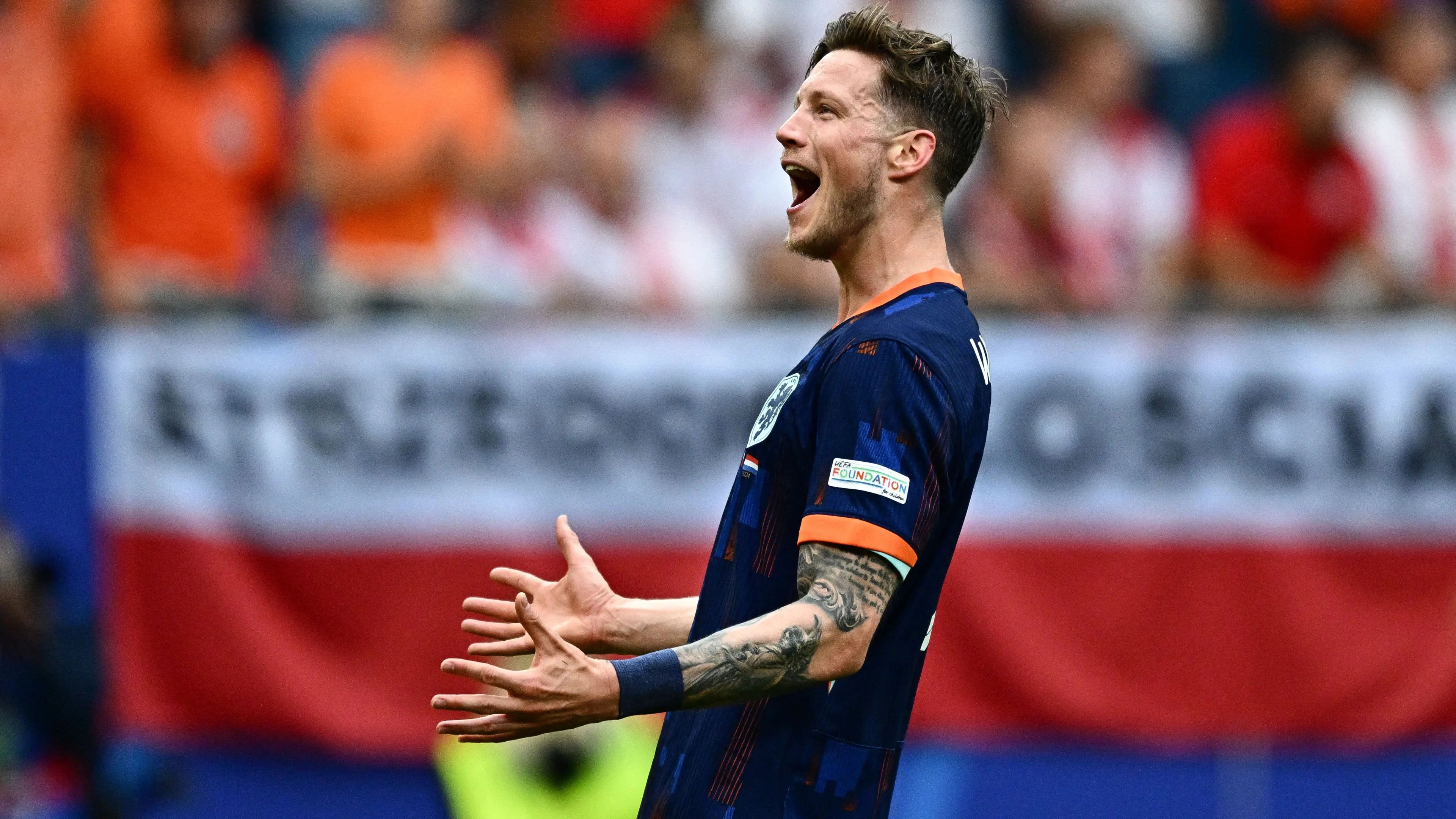 Weghorst voorspelde zijn goal in appjes naar vriendin: 'Ik kan ze laten zien!'