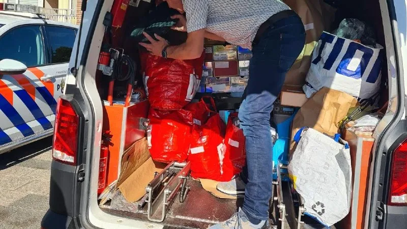 Drie verdachten opgepakt voor bestelfraude: 'Zeker honderd slachtoffers gemaakt'