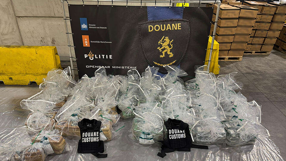 Douane doet twee megavangsten: in totaal ruim 1400 kilo cocaïne onderschept