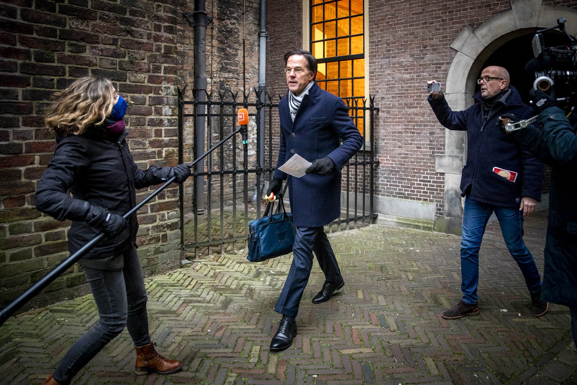 Kabinet-Rutte III treedt af na vernietigend rapport over toeslagenaffaire