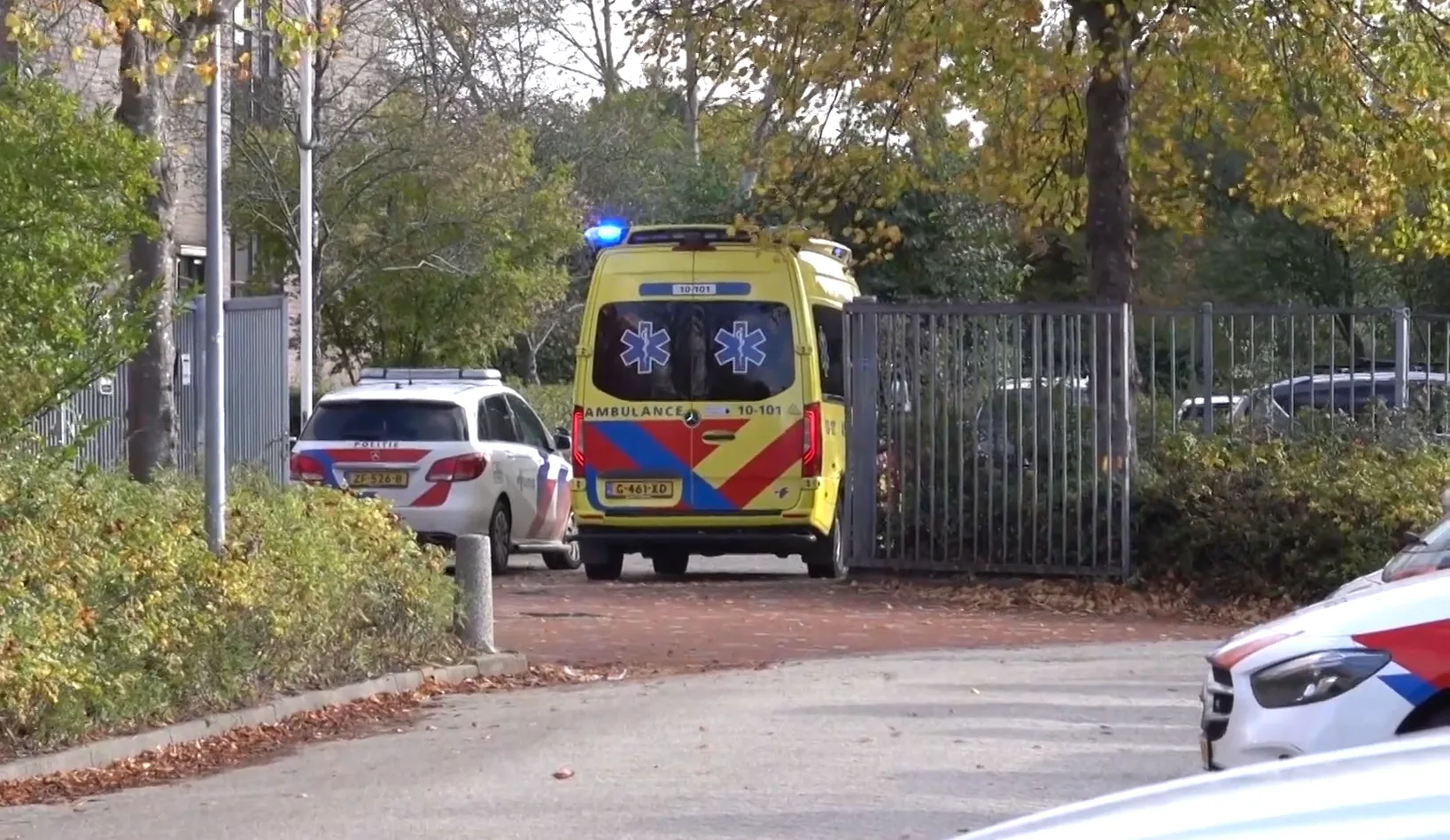 Jongen (14) ernstig gewond na steekpartij bij school in Hoorn