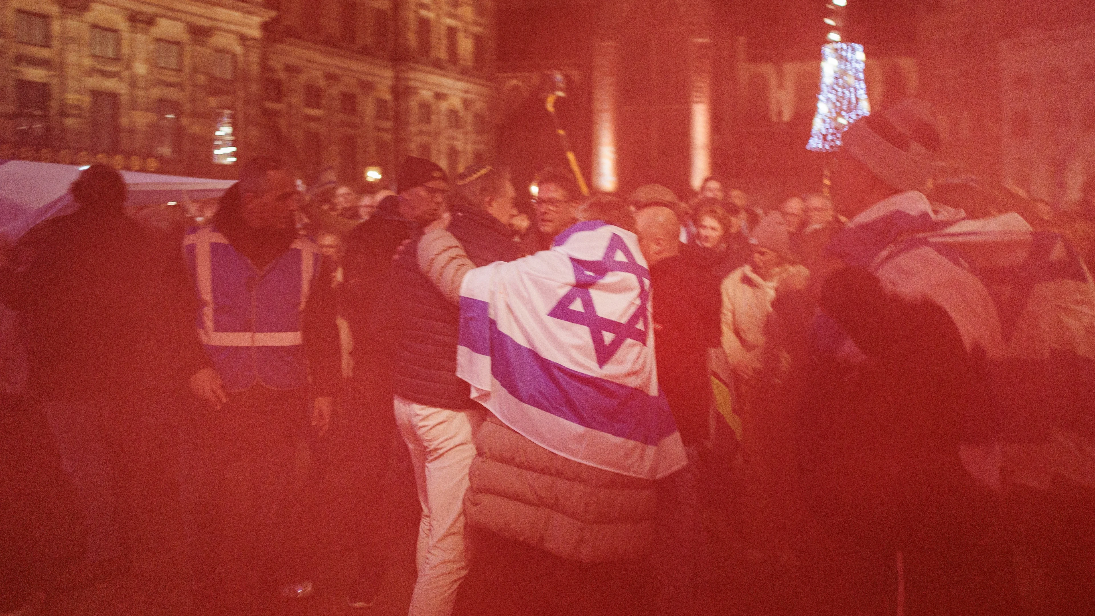 Onrust bij pro-Israëlmanifestatie op de Dam, vier aanhoudingen