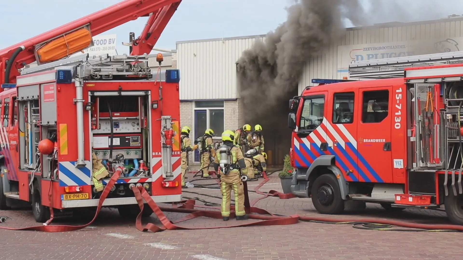 Grote brand bij visrestaurant Simonis in Scheveningen
