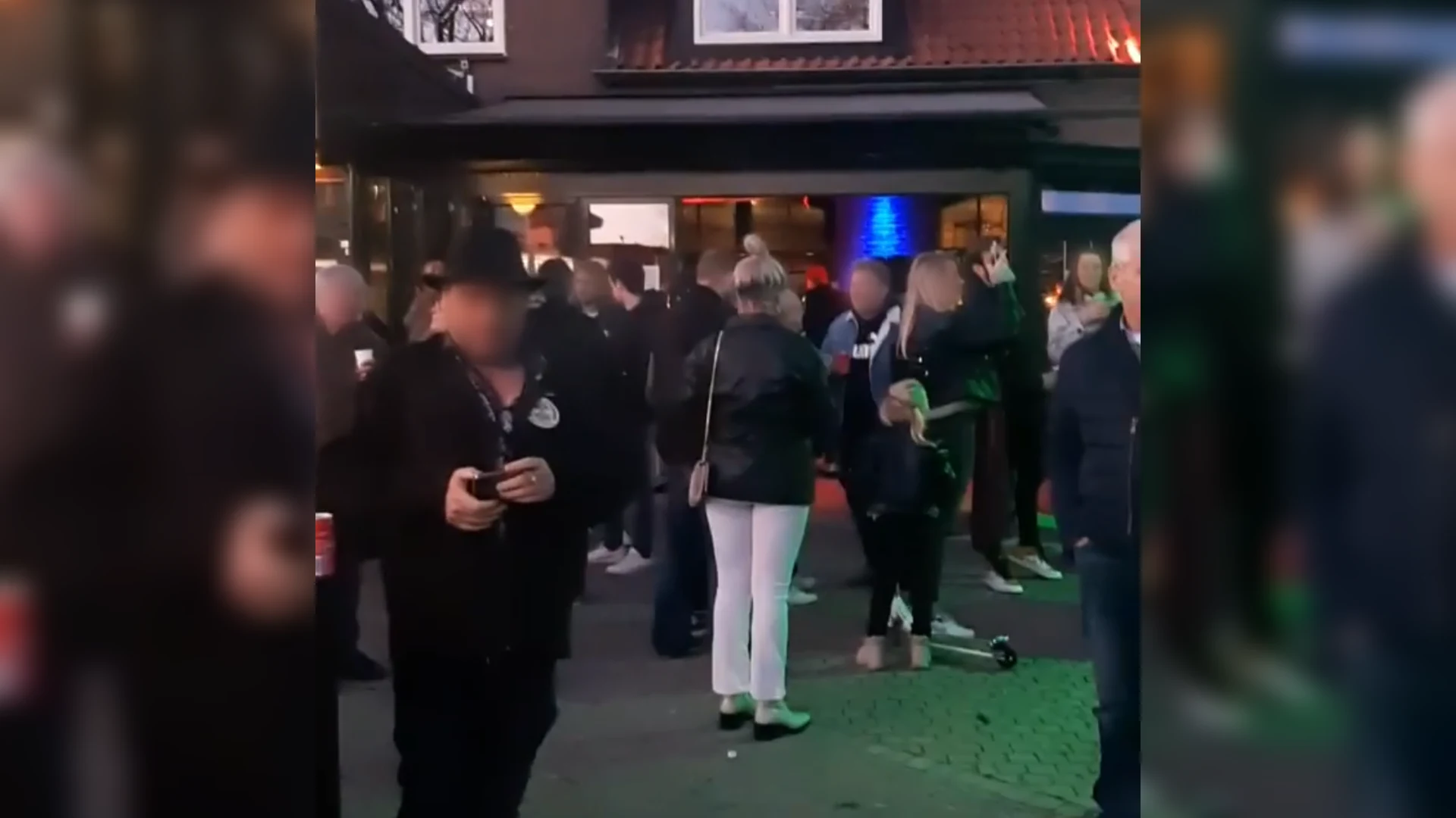 Politie grijpt in op druk terras in Gelderse Laren, één aanhouding