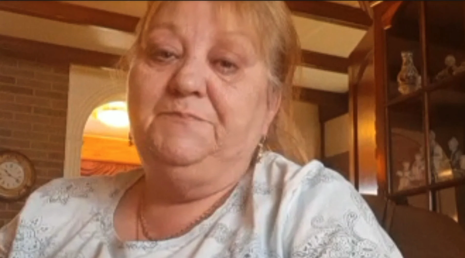 Jeannette wil géén AstraZeneca-vaccin voor dochter Lisa: 'Waar zijn we nou mee bezig?'