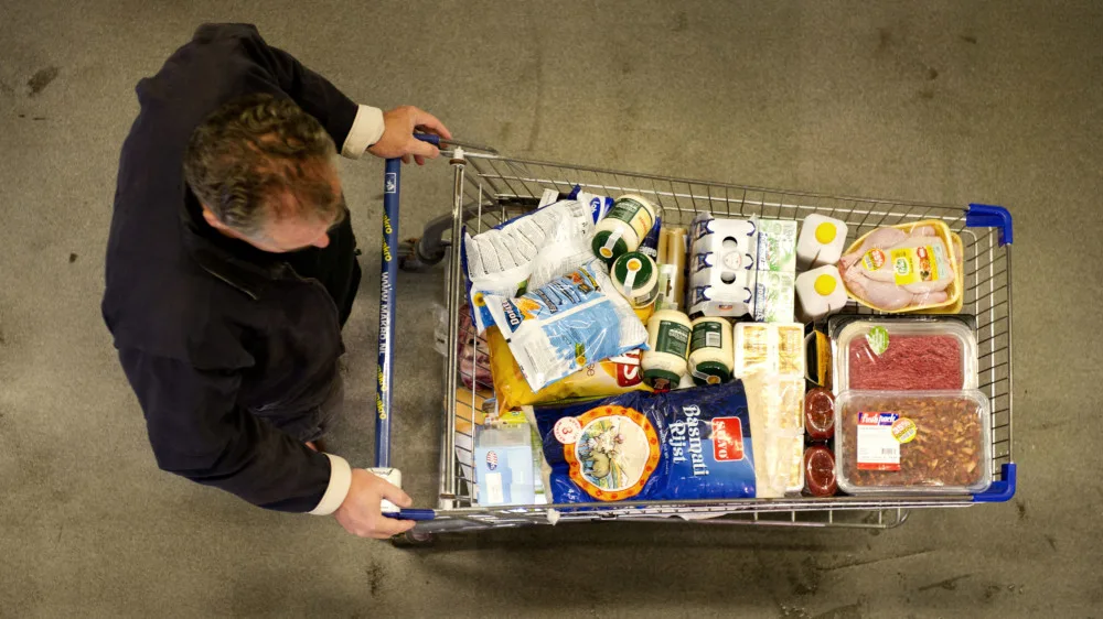 Consumentenprijzen stijgen sneller dan Nederlandse lonen