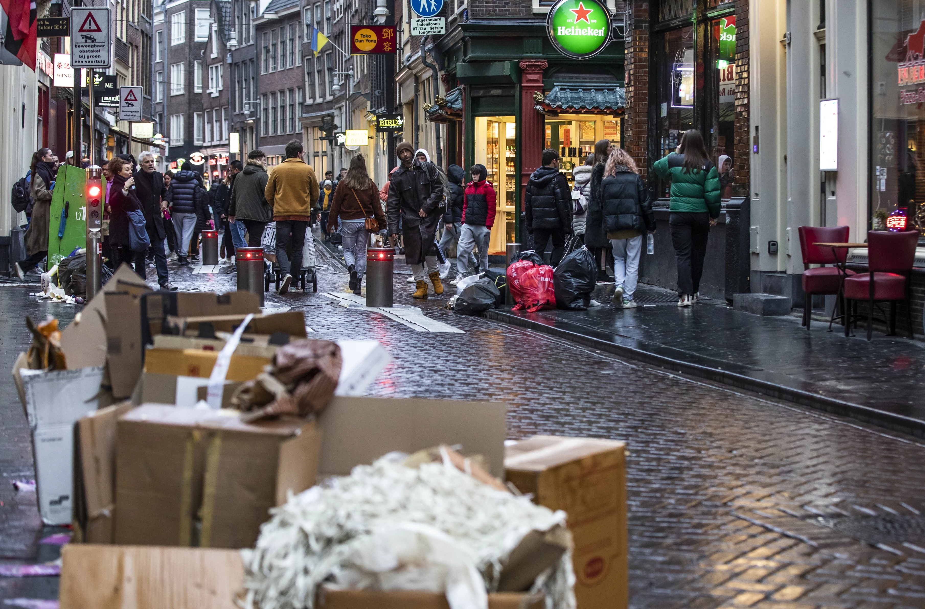 Stakers winnen afvalrace: nieuwe cao voor vuilnisophalers en andere gemeenteambtenaren