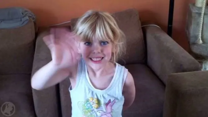 Moeder van Sharleyne meldt zich bij politie