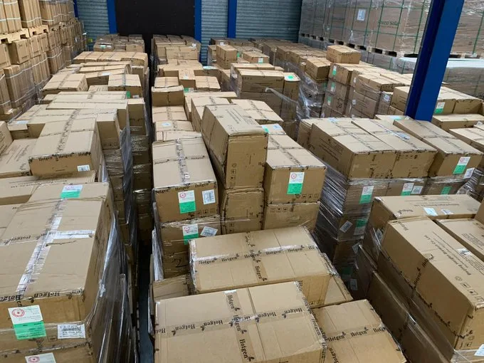 Miljoenen nepcoronatesten in beslag genomen in loods in Nijmegen