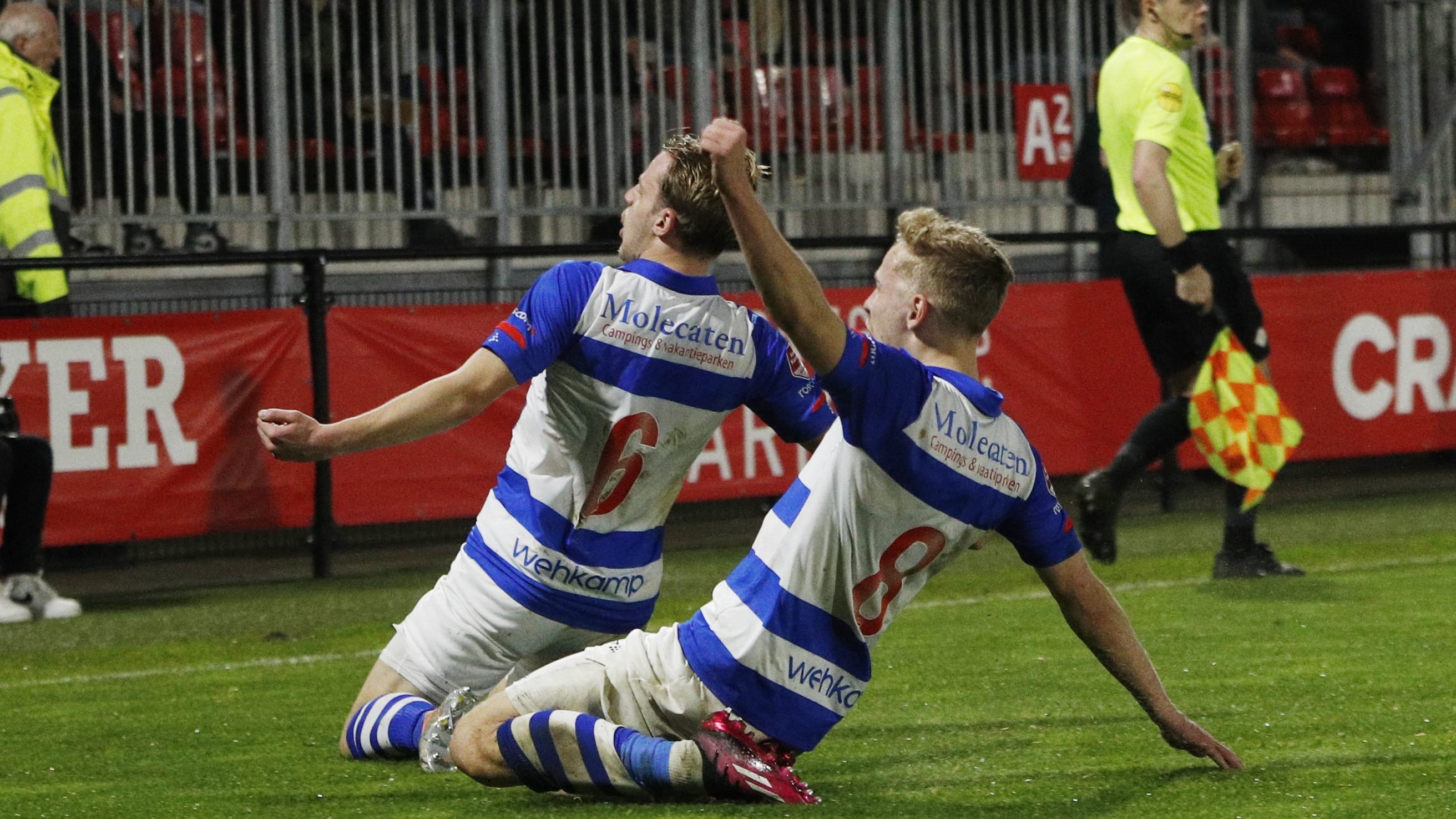 PEC Zwolle promoveert na gelijkspel naar Eredivisie