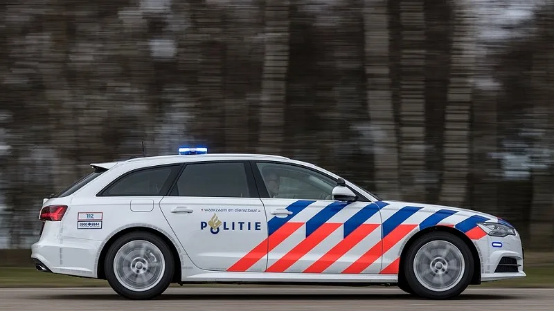 Verwarde man uit Den Dolder overlijdt tijdens rit in politieauto