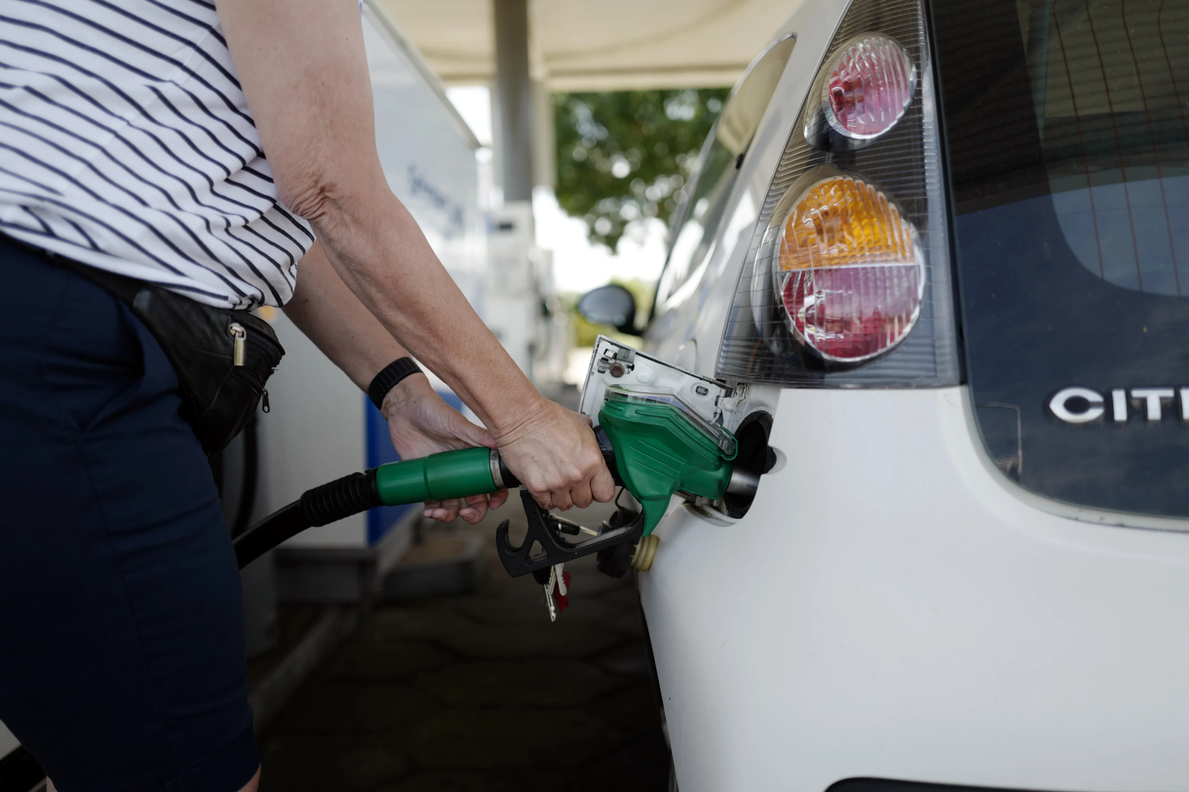 Jaarrecord benzineprijs: tanken is nu het duurst van heel 2025