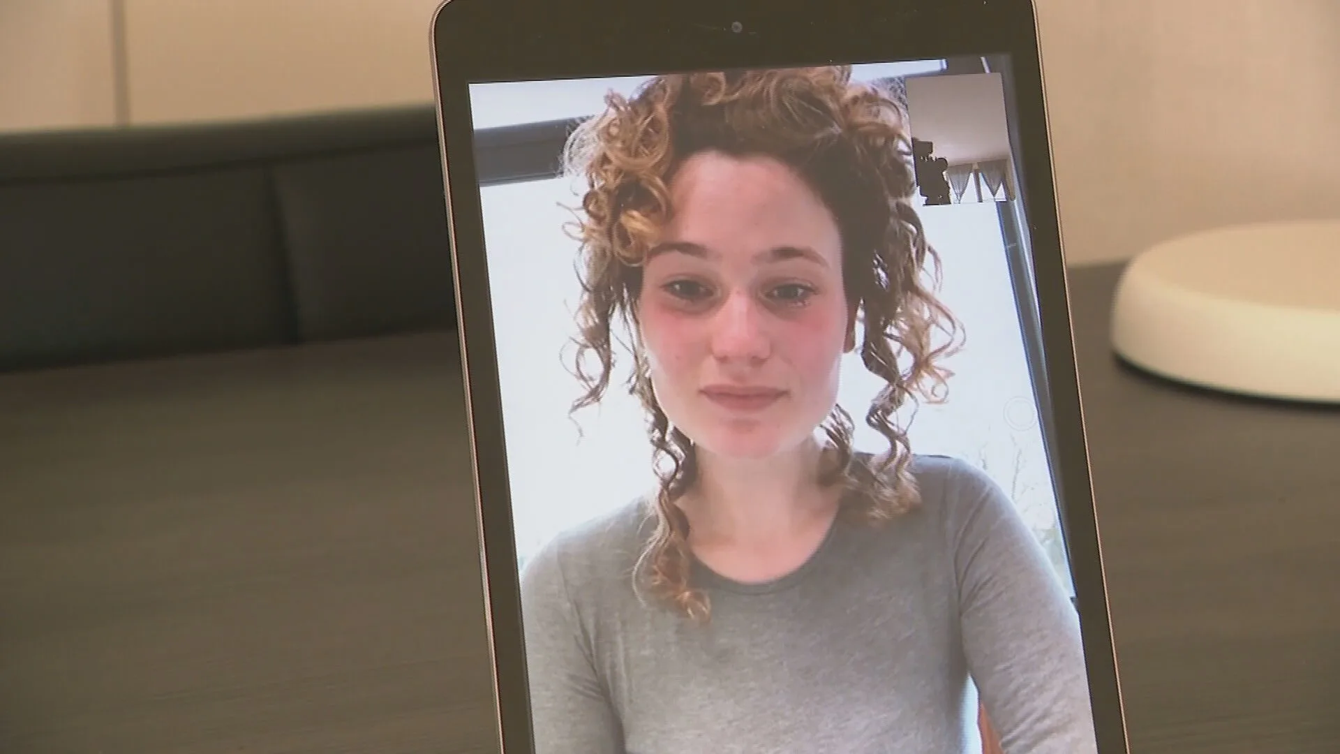 Duifje komt quarantaineperiode door dankzij lockdowncoach Lotte: 'We hadden direct een klik'